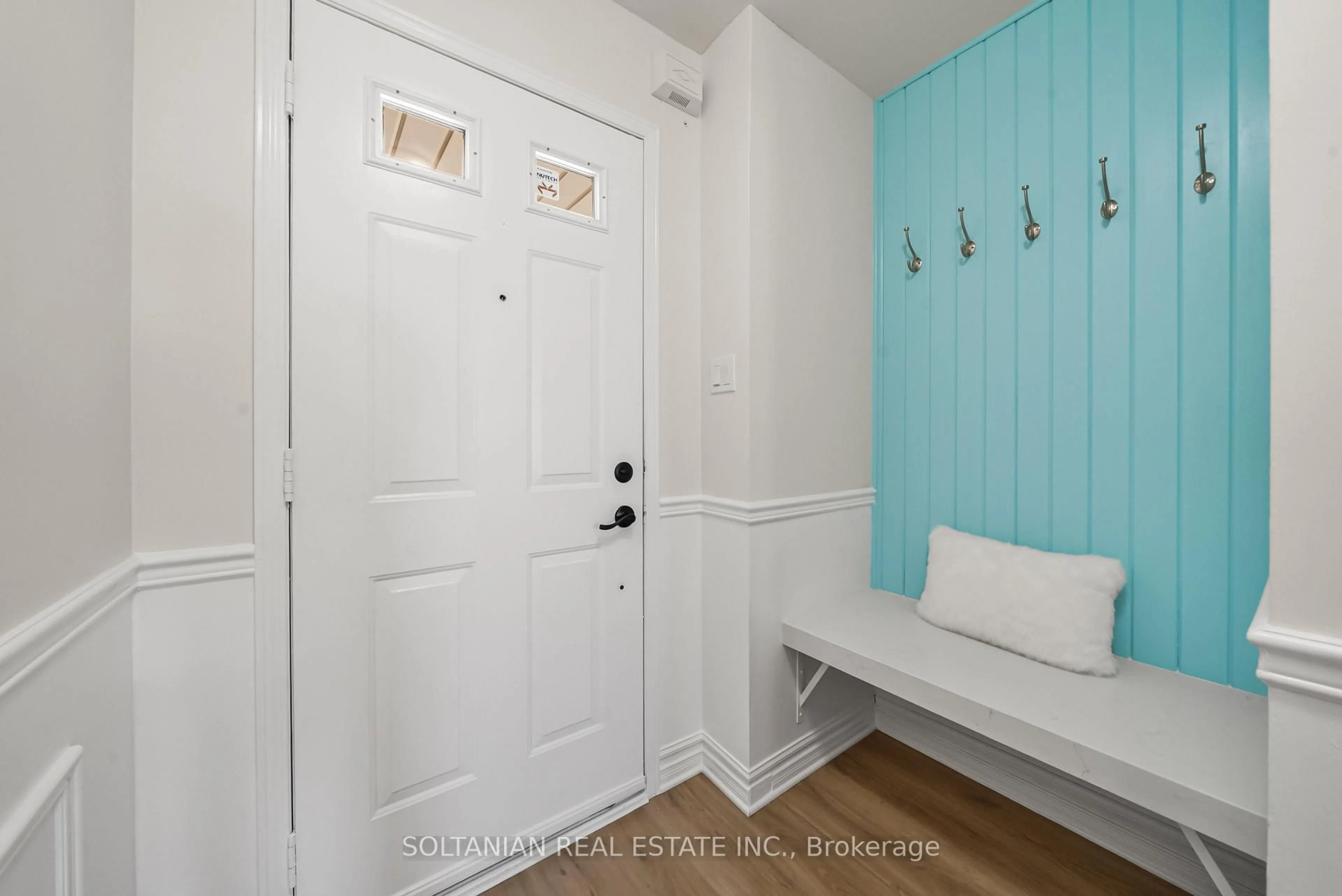 Indoor entryway for 71 Tiller Tr, Brampton Ontario L6X 4S6