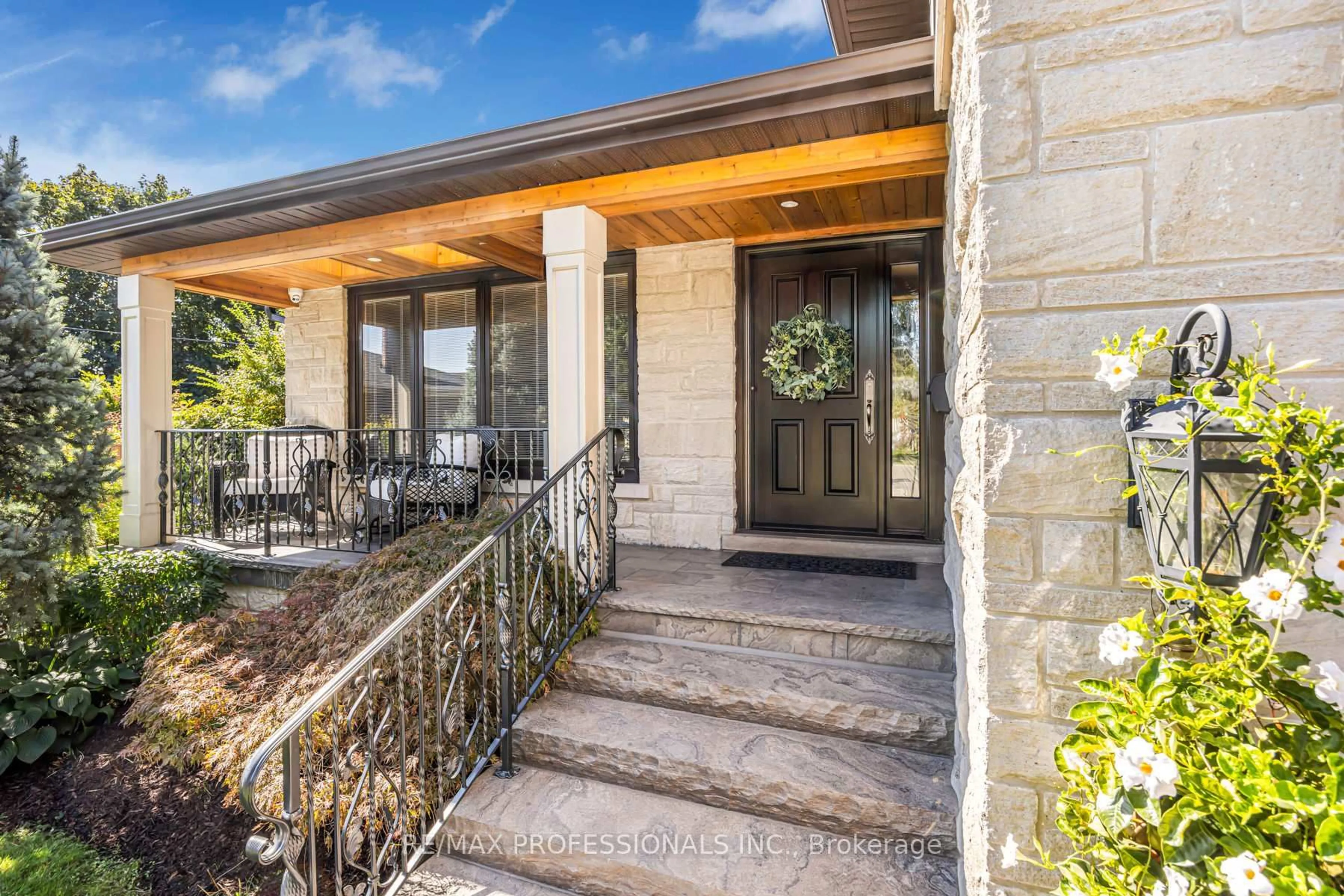 Indoor entryway for 16 Woodpark Rd, Toronto Ontario M9P 1L9