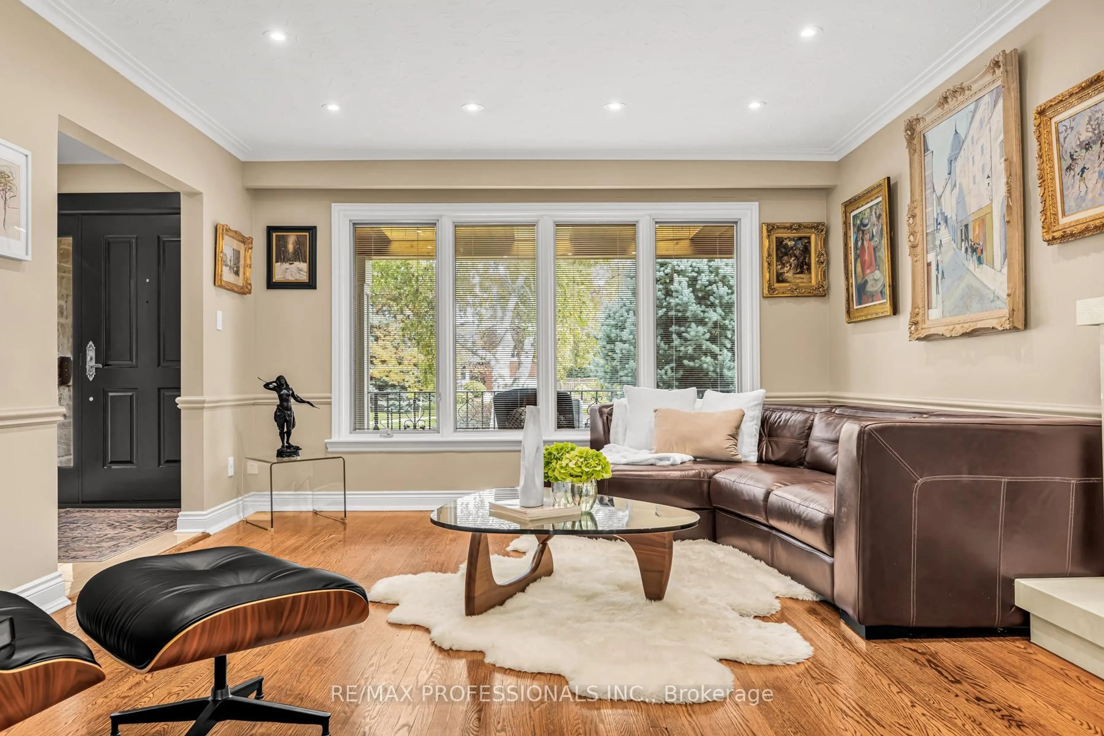 Living room with furniture, unknown for 16 Woodpark Rd, Toronto Ontario M9P 1L9
