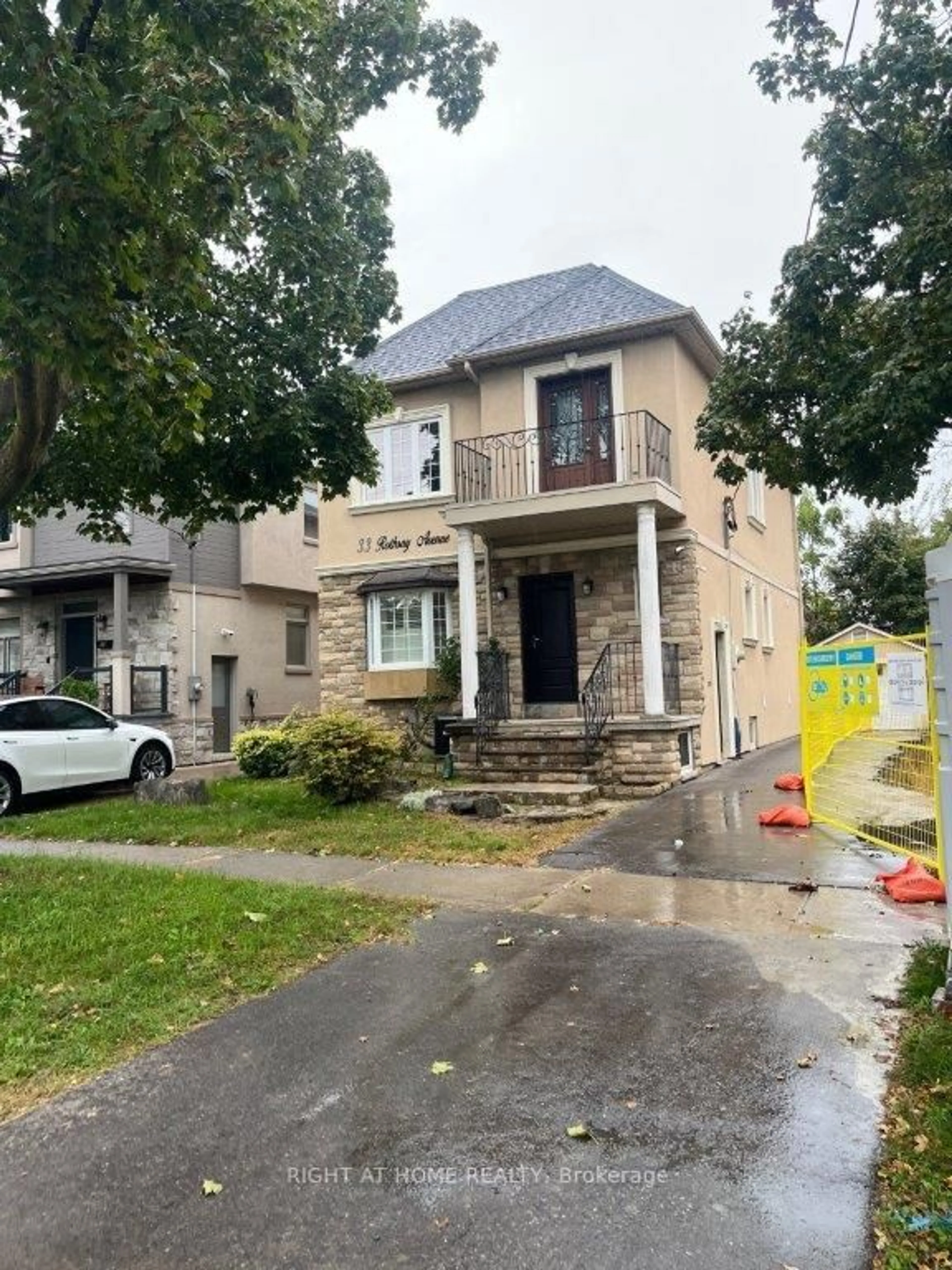 Unknown for 33 Rothsay Ave, Toronto Ontario M8Z 4M2