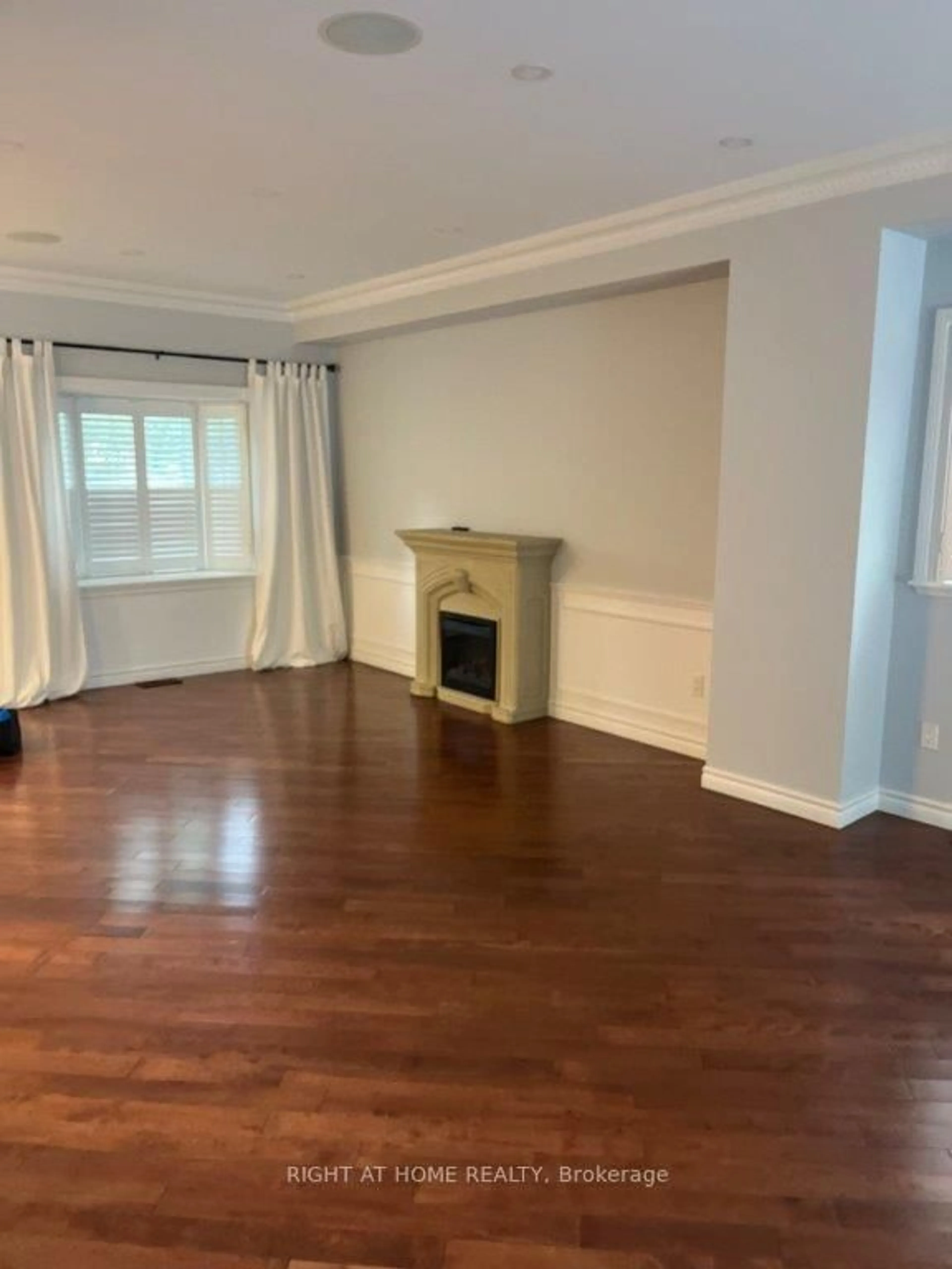 A pic of a room for 33 Rothsay Ave, Toronto Ontario M8Z 4M2