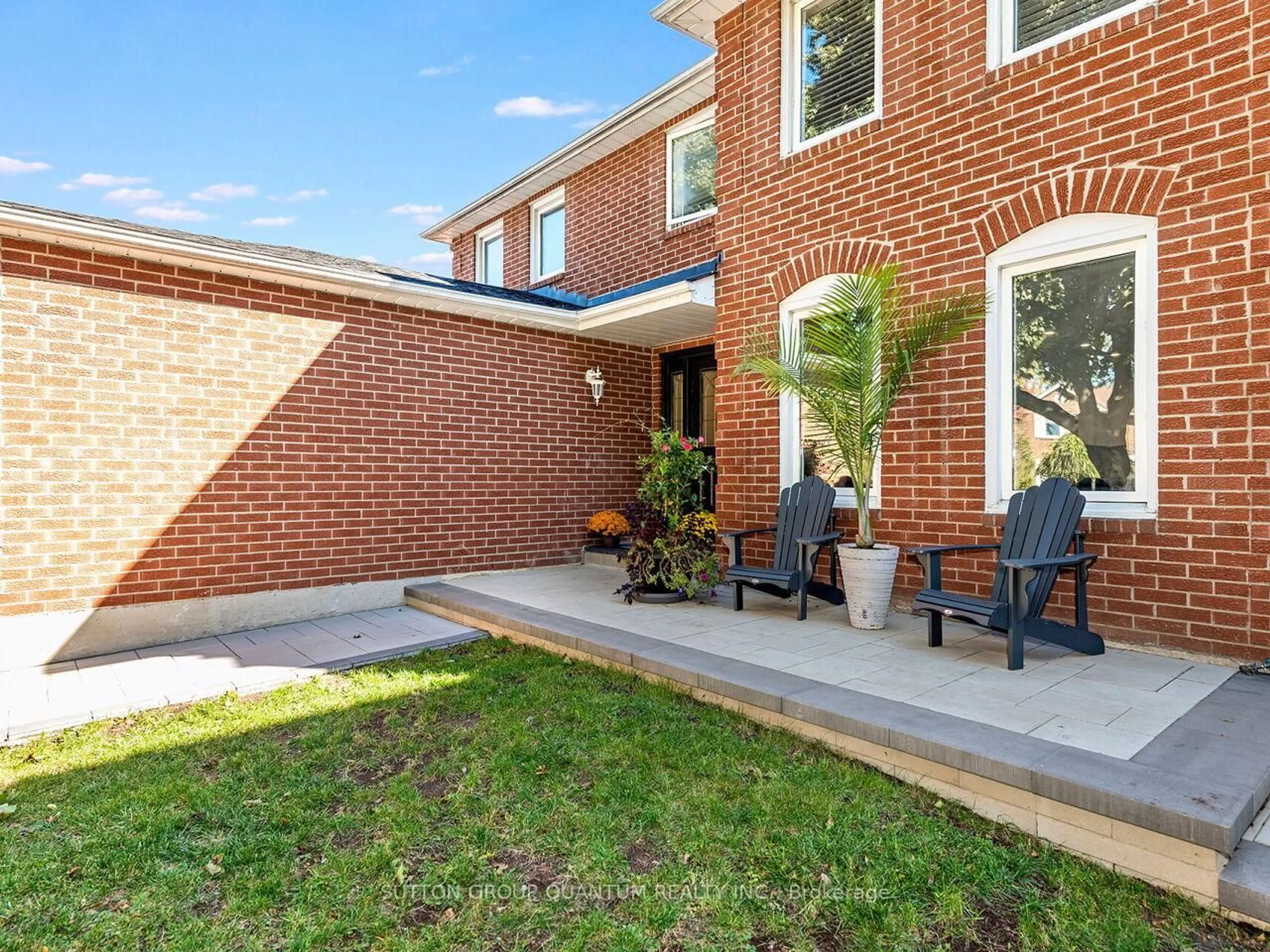 Home with brick exterior material, street for 1872 Flintlock Crt, Mississauga Ontario L5L 3E1