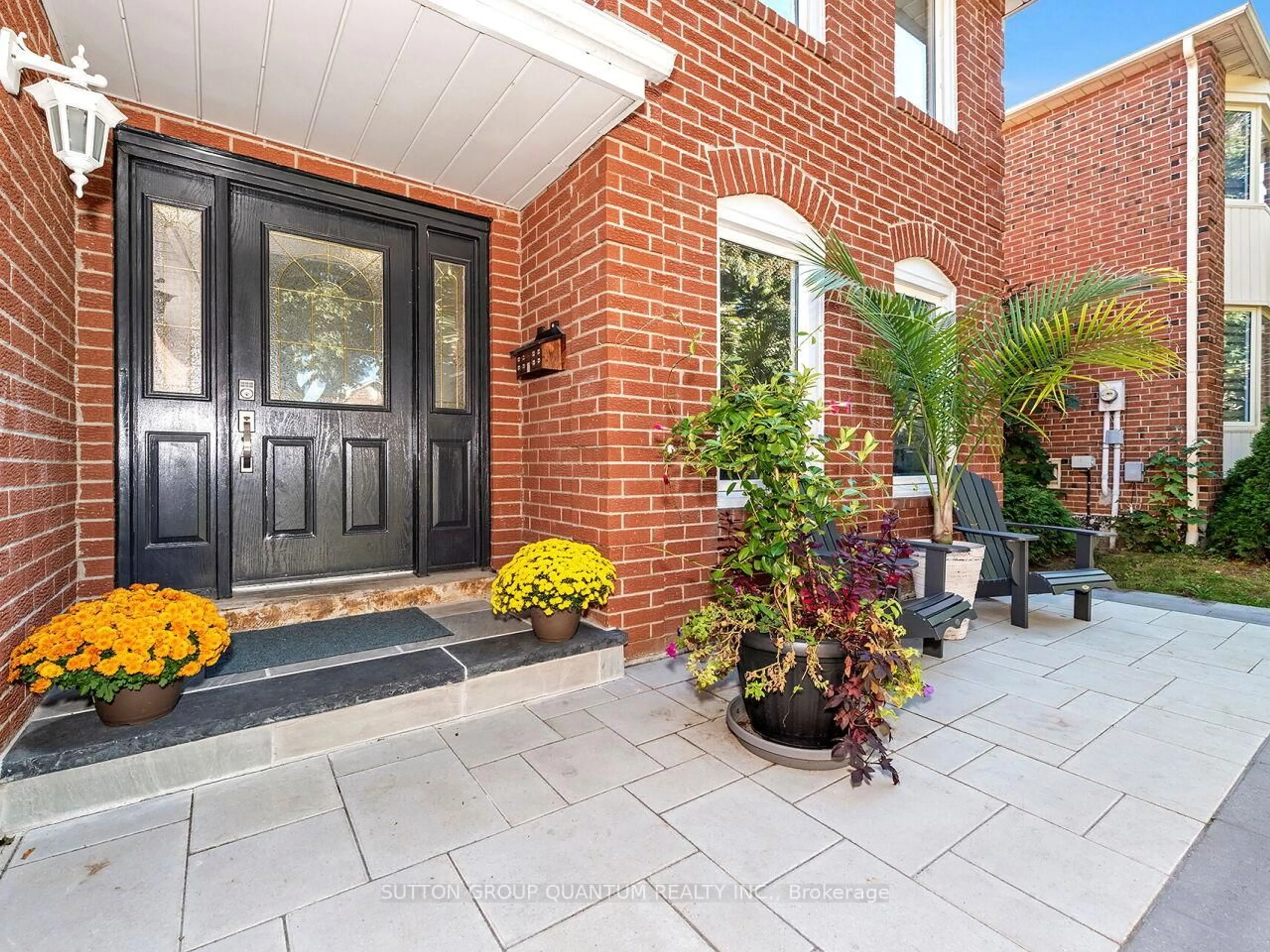 Home with brick exterior material, street for 1872 Flintlock Crt, Mississauga Ontario L5L 3E1