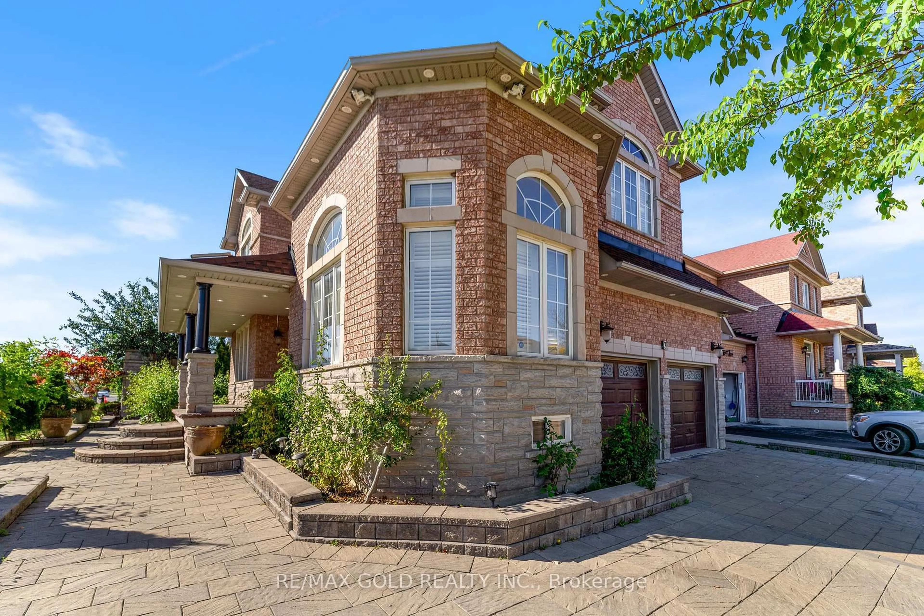Home with brick exterior material, street for 2 Revelstoke Pl, Brampton Ontario L6R 3G3