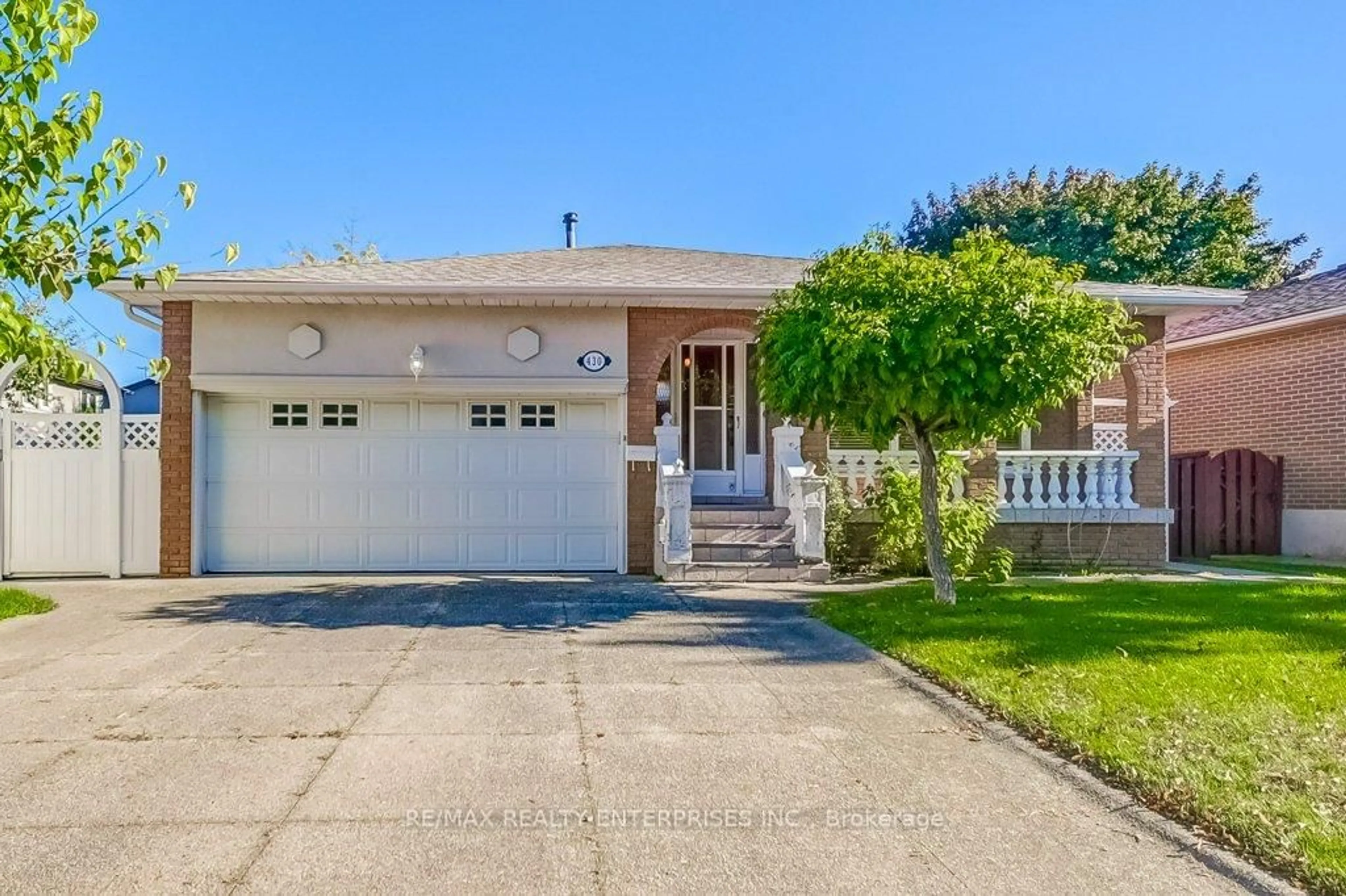 Unknown for 430 Louis Dr, Mississauga Ontario L5B 2J4