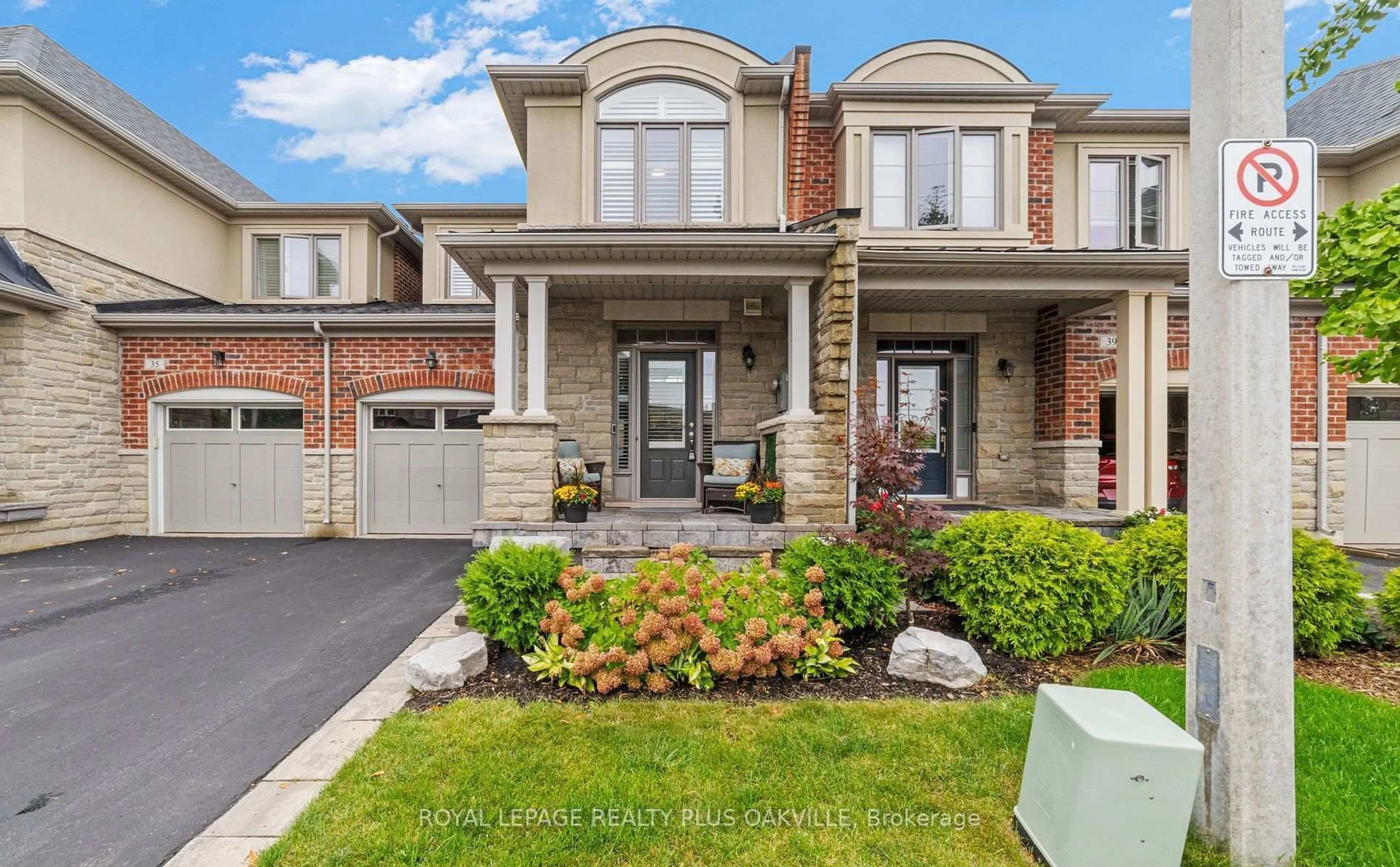 Home with brick exterior material, street for 37 Diamond Leaf Lane, Halton Hills Ontario L7G 0G7
