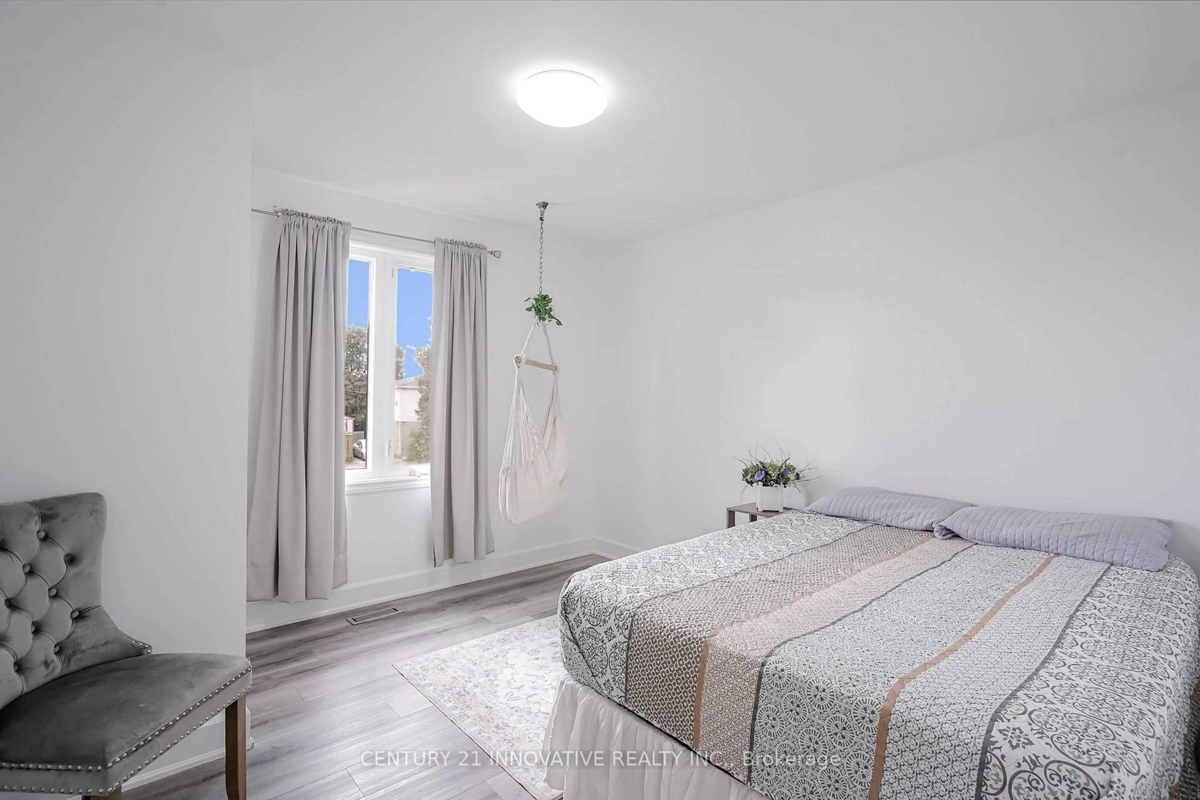 Bedroom with bed, unknown for 13 Dorset Dr, Brampton Ontario L6T 2Y1