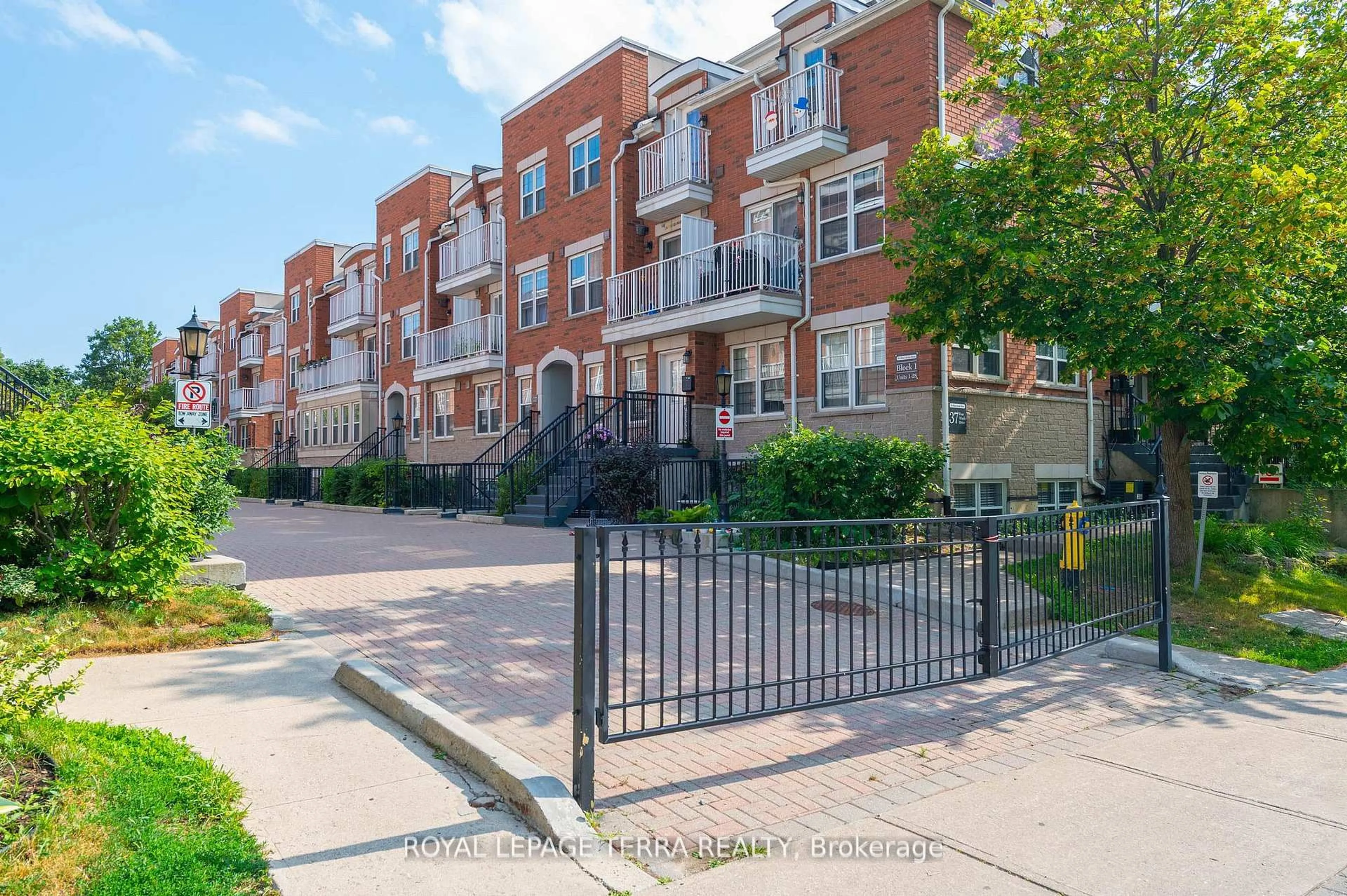 Unknown for 37 Four Winds Dr #24, Toronto Ontario M3J 1K7