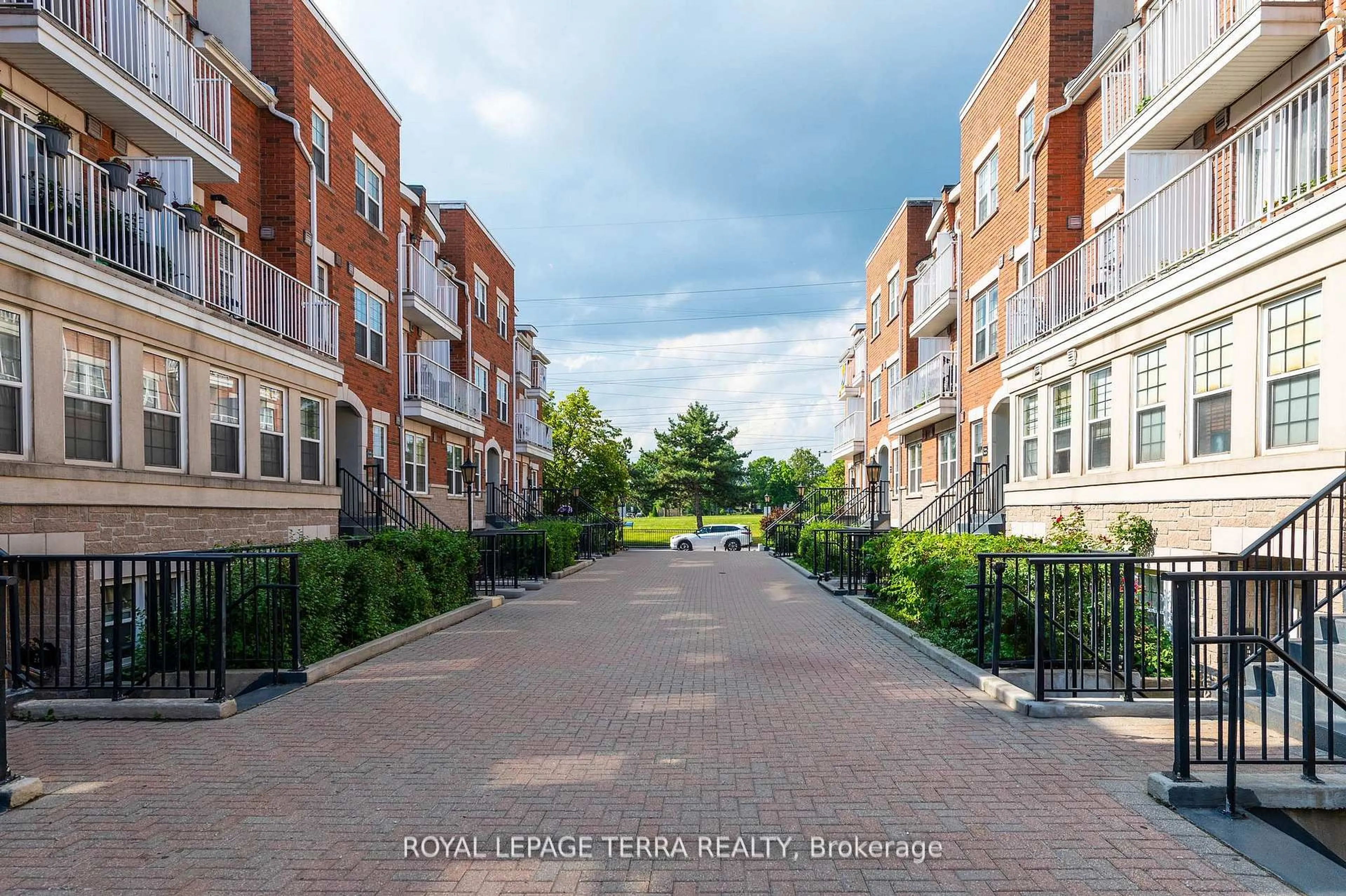 Patio, street for 37 Four Winds Dr #24, Toronto Ontario M3J 1K7