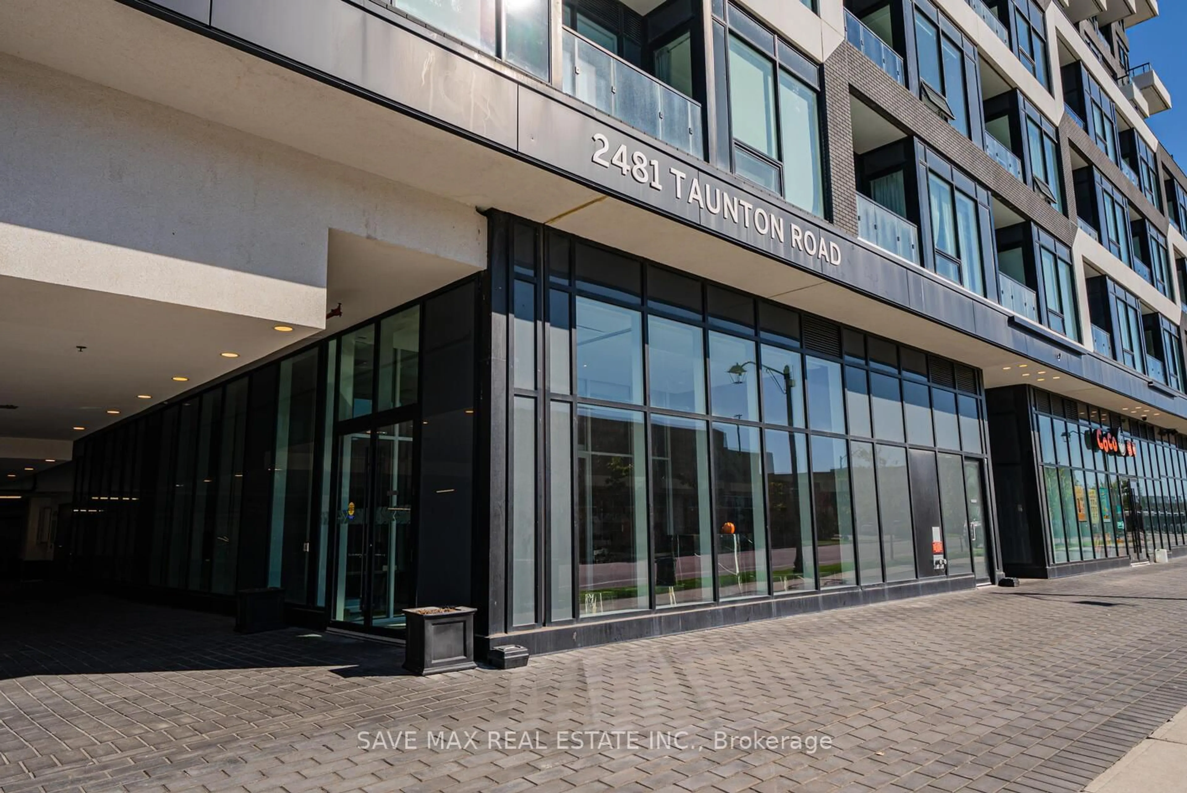 Indoor foyer for 2481 Taunton Rd #1310, Oakville Ontario L6H 3R7