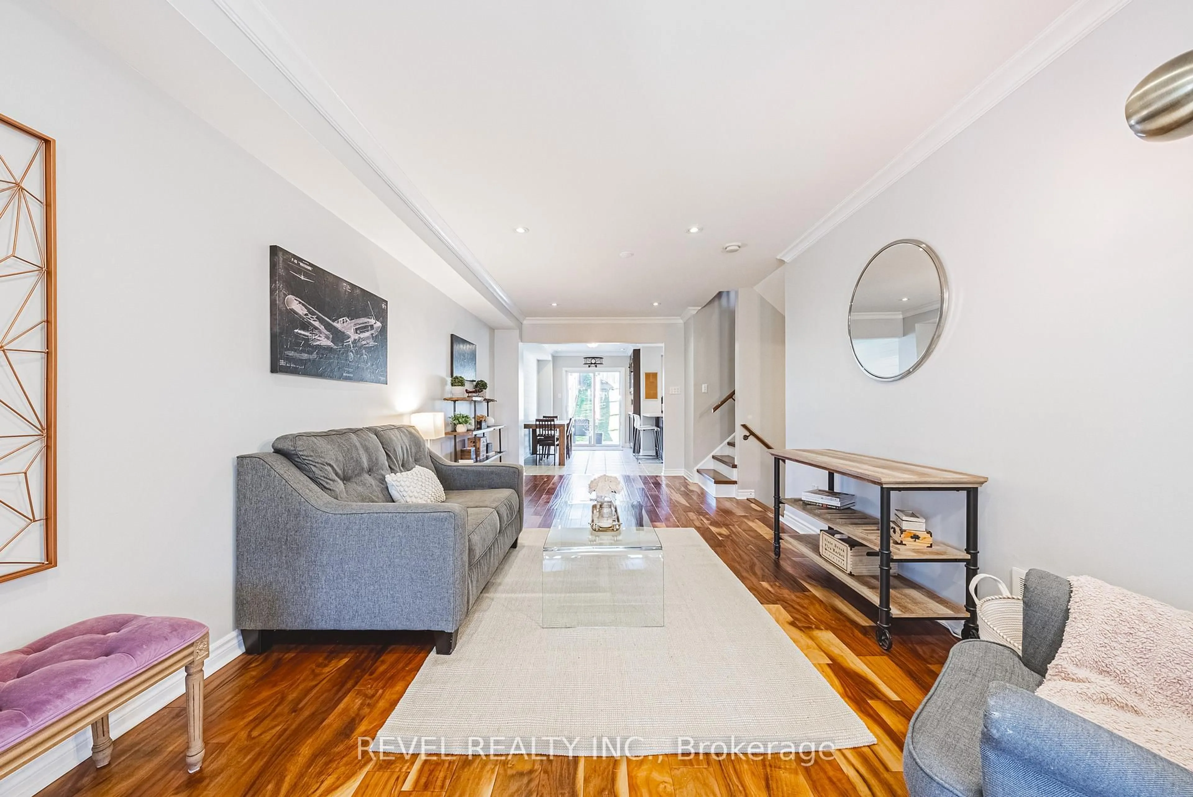 Living room with furniture, unknown for 1188 Bonin Cres, Milton Ontario L9T 0B1