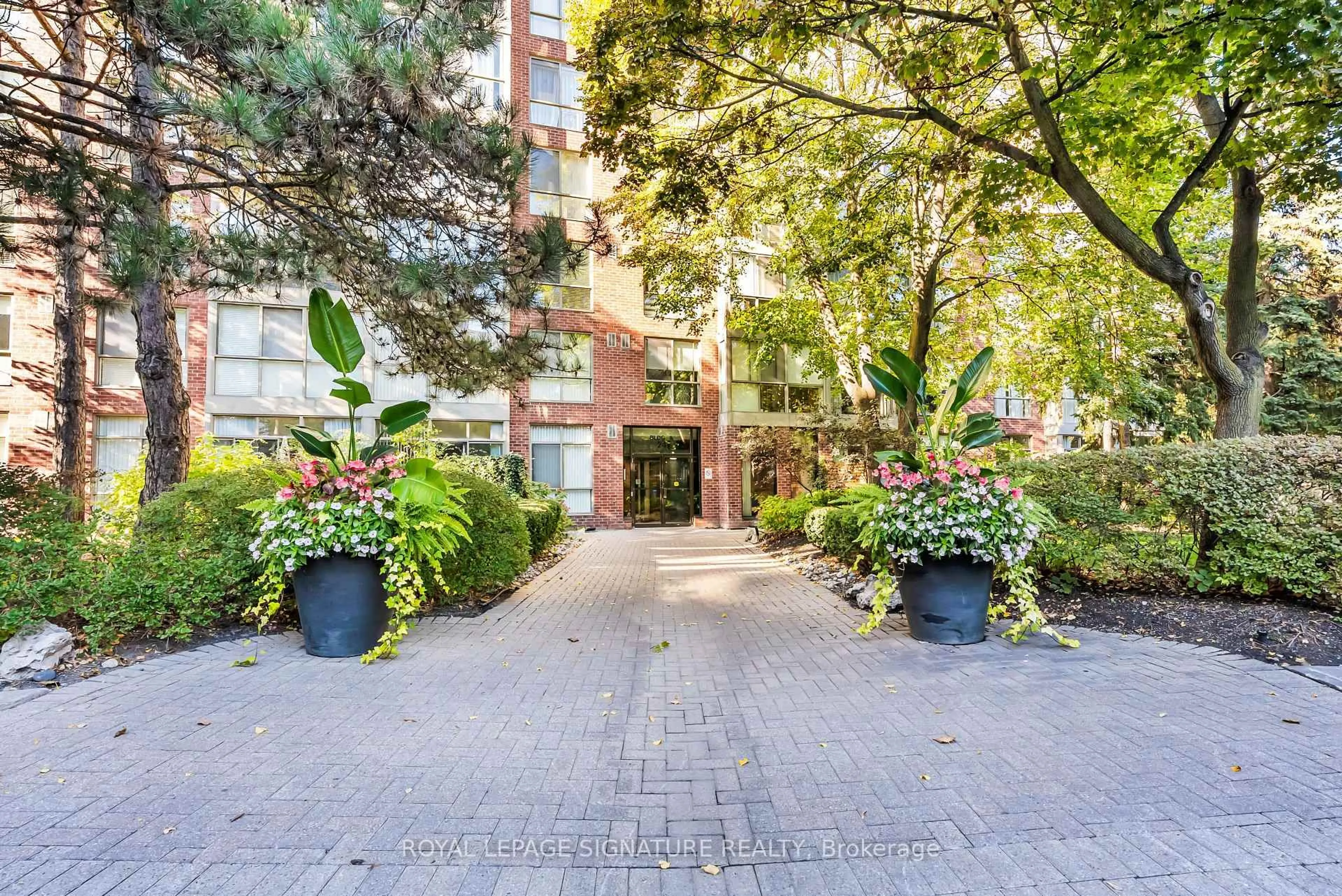 Patio, street for 24 Southport St #155, Toronto Ontario M6S 4Z1