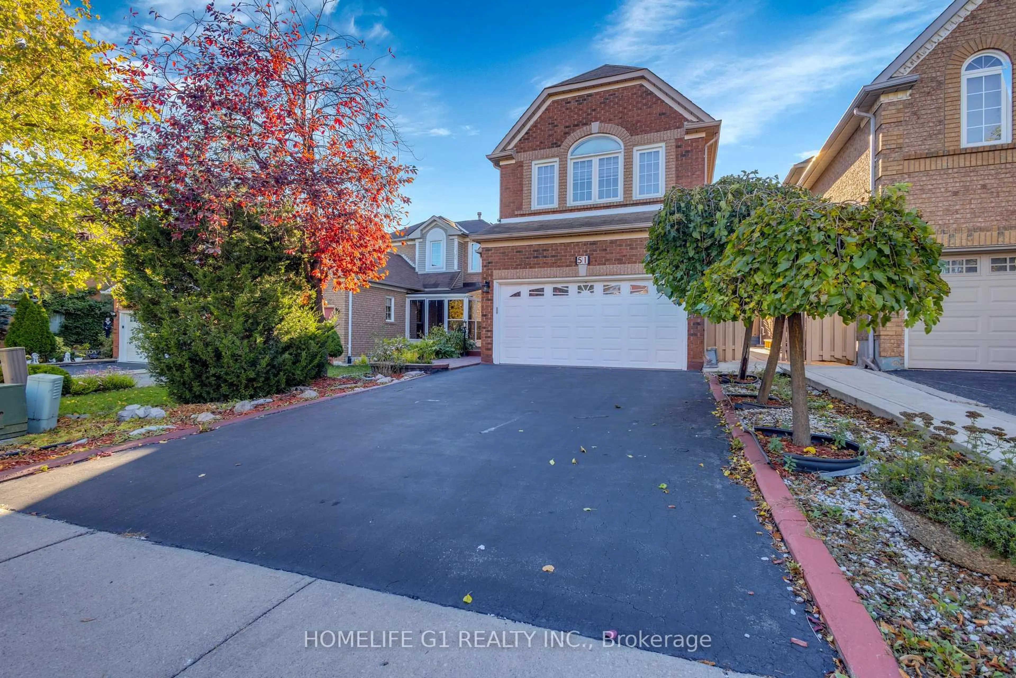 A pic from outside/outdoor area/front of a property/back of a property/a pic from drone, street for 51 Rocky Mountain Cres, Brampton Ontario L6R 1E7