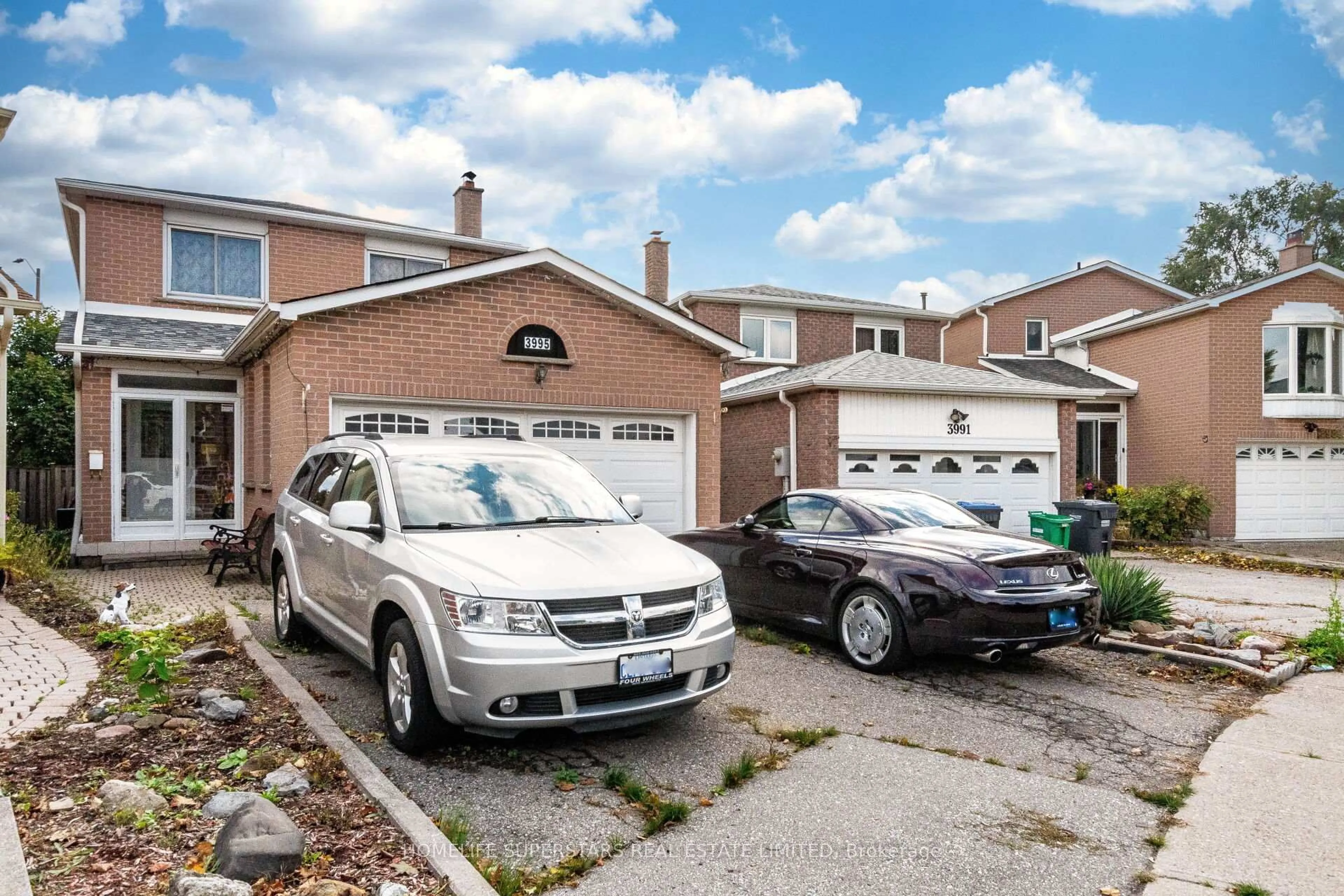 Indoor garage for 3995 Chicory Crt, Mississauga Ontario L5C 3S8