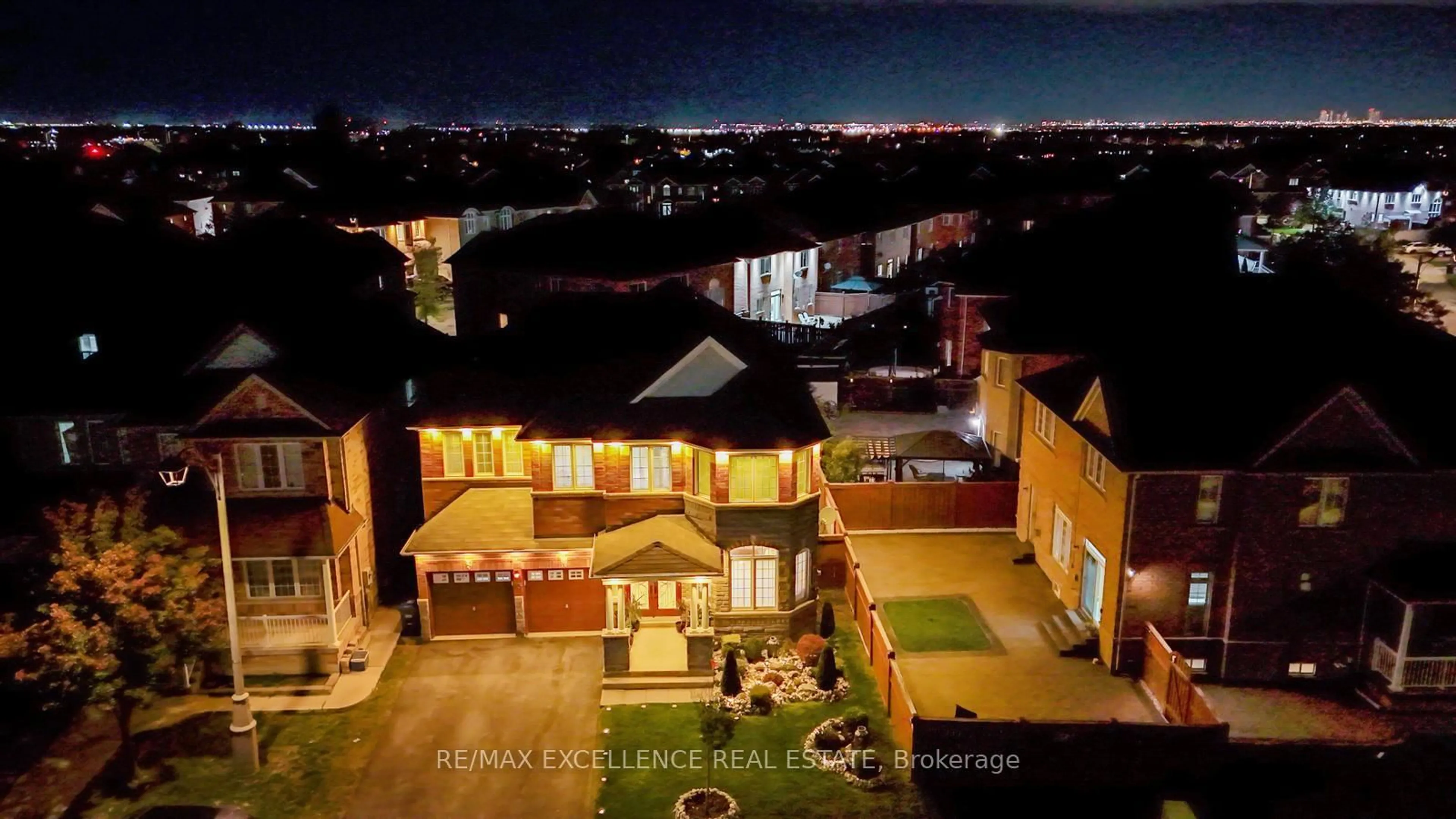 A pic from outside/outdoor area/front of a property/back of a property/a pic from drone, unknown for 63 Powell Dr, Brampton Ontario L6R 0K8