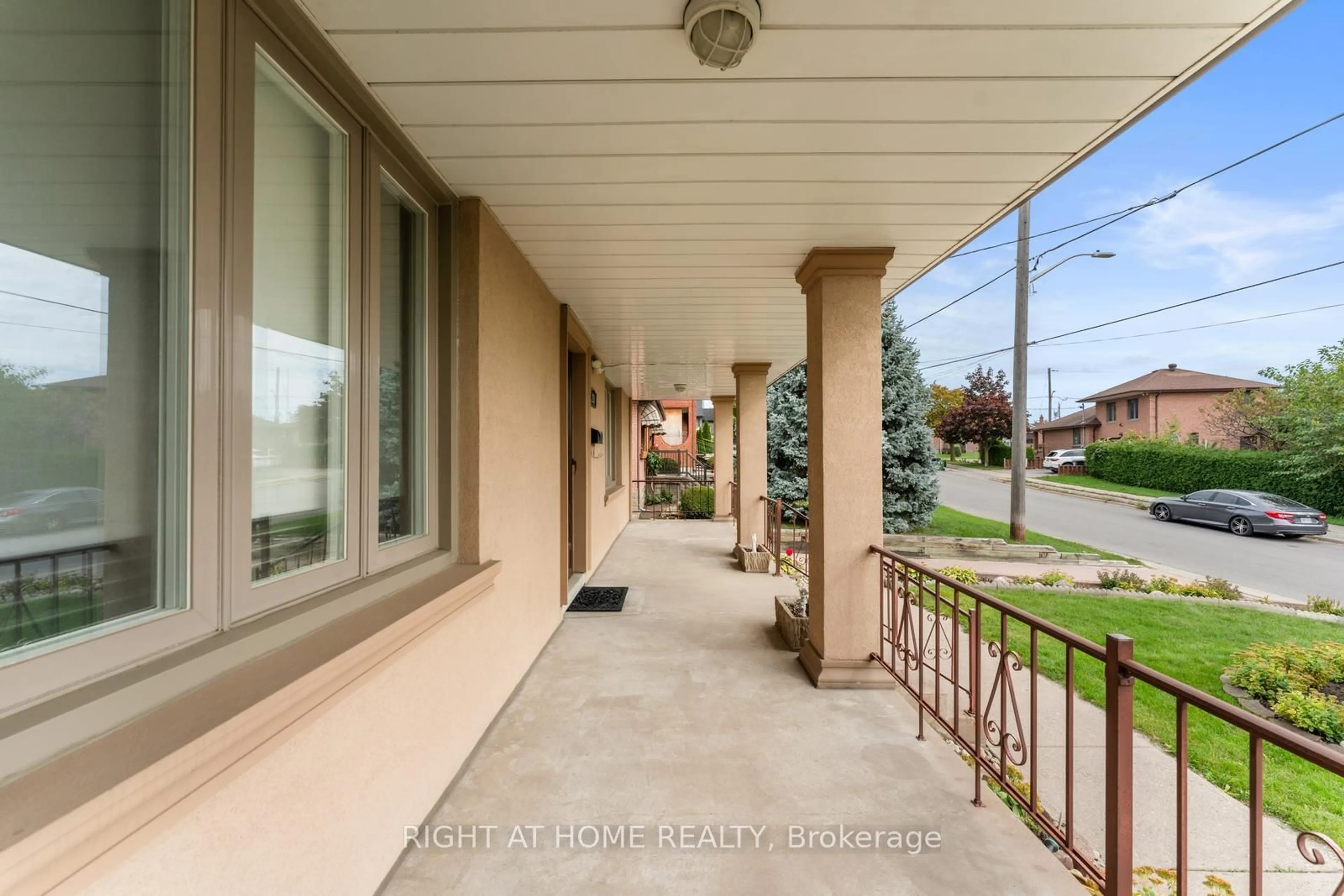 Patio, street for 254 Richard Clark Dr, Toronto Ontario M3M 1W2