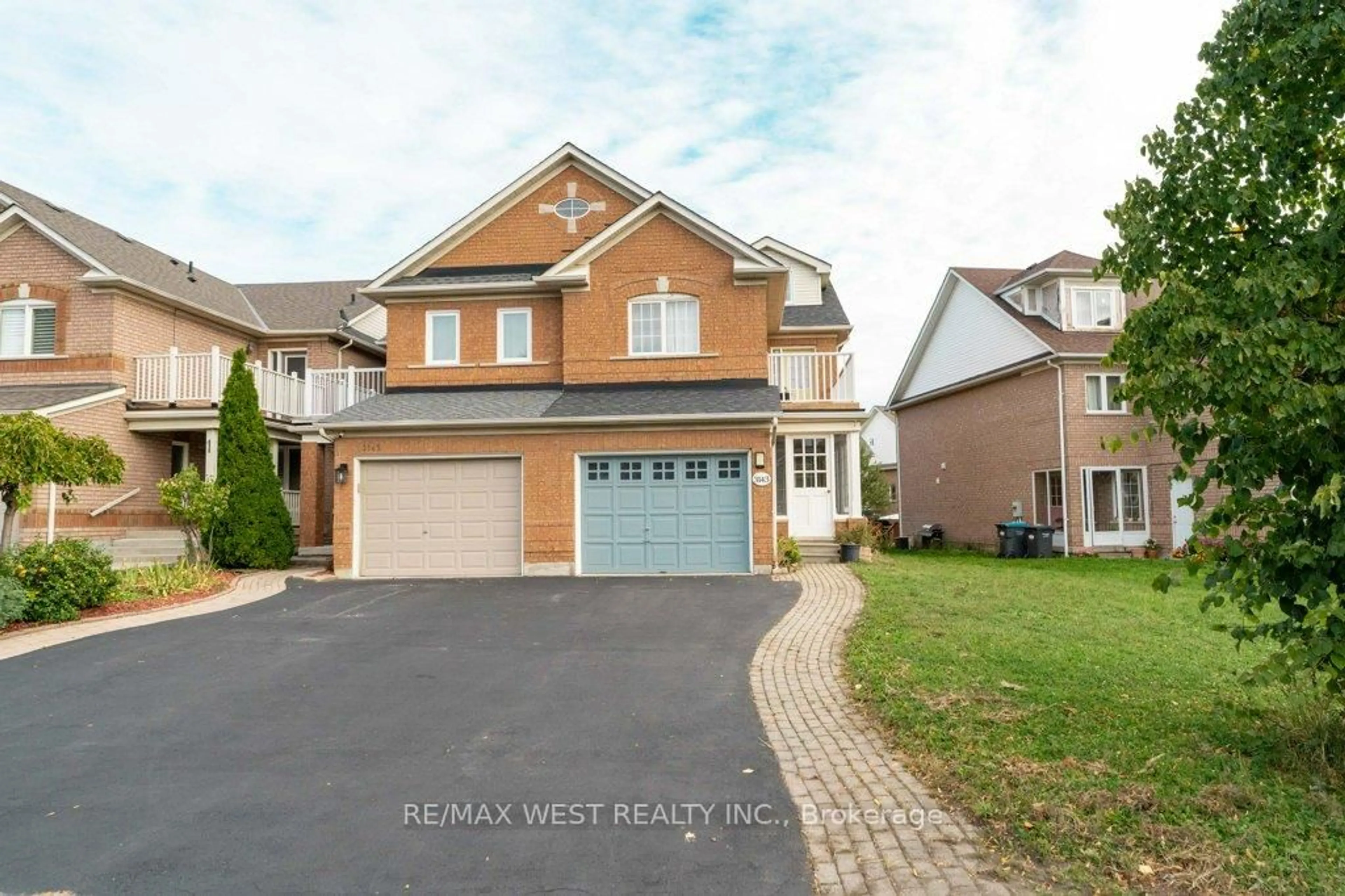 Home with brick exterior material, street for 3143 Clayhill Rd, Mississauga Ontario L5B 4J3