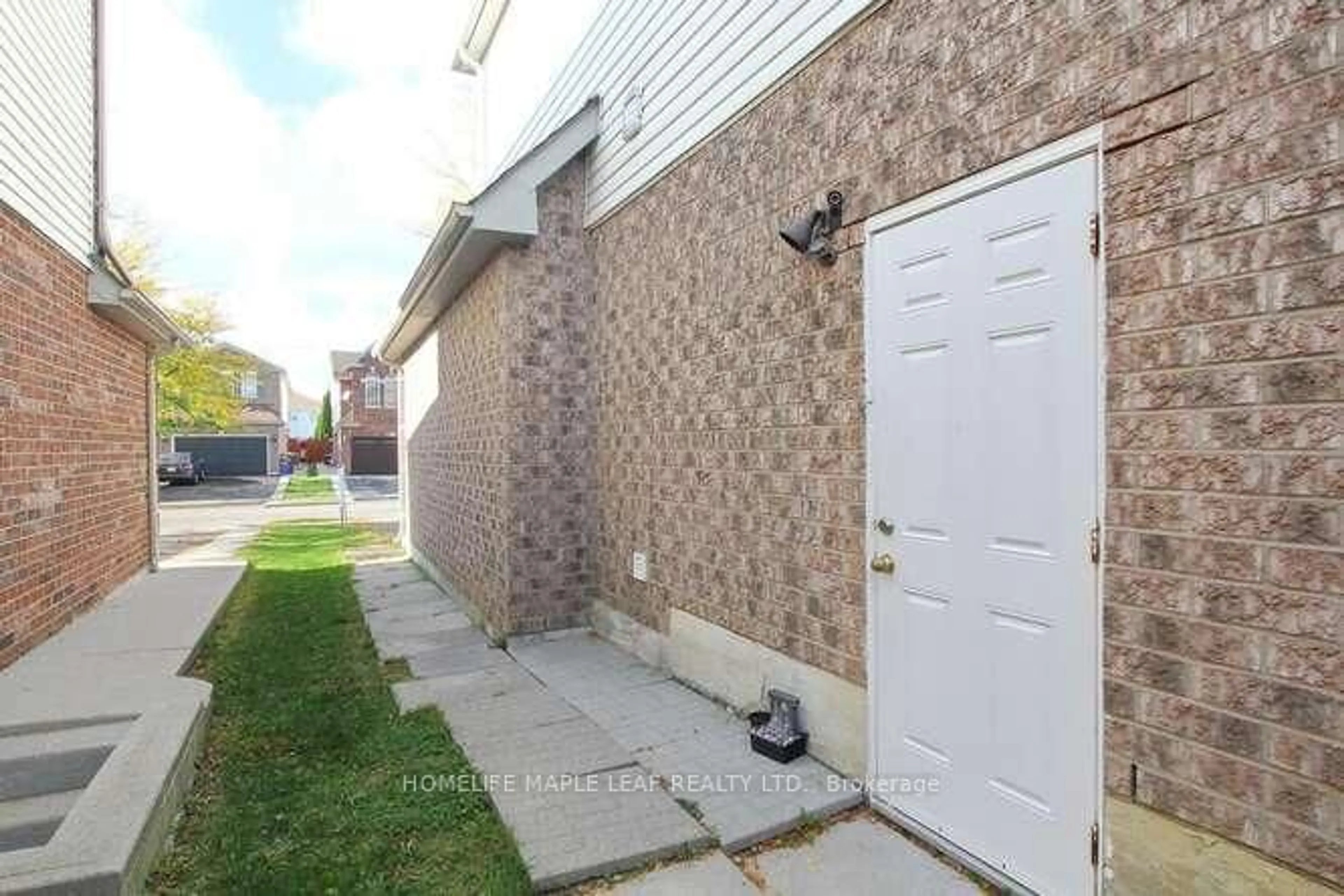 Patio, street for 153 Cordgrass Cres, Brampton Ontario L6R 2A1