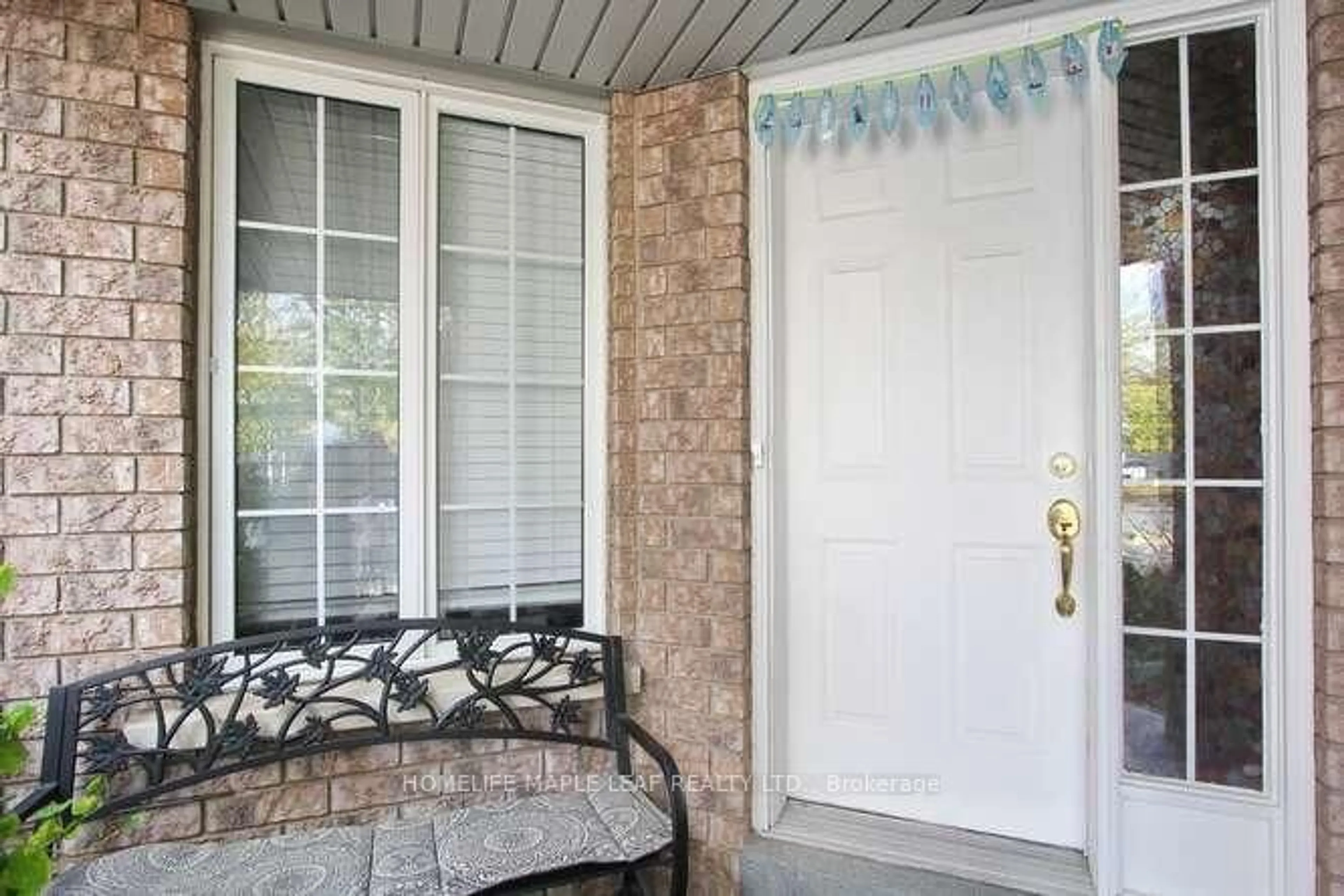 Indoor entryway for 153 Cordgrass Cres, Brampton Ontario L6R 2A1
