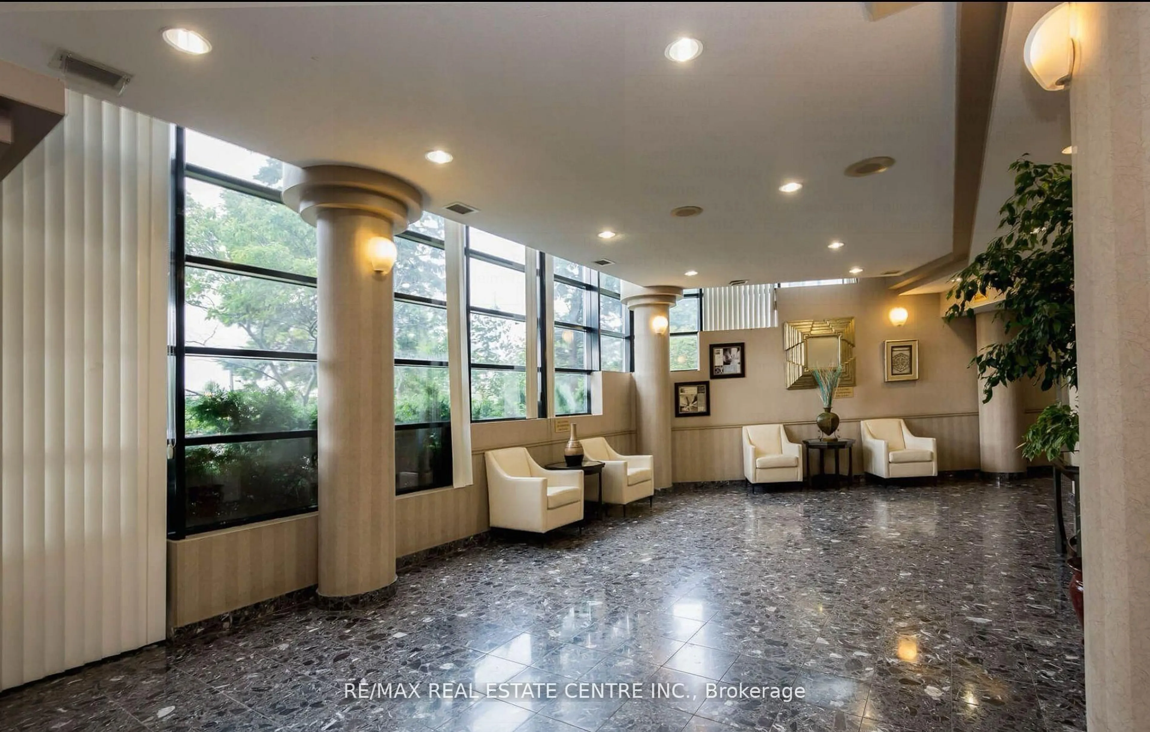 Lobby for 25 Trailwood Dr #PH5, Mississauga Ontario L4Z 3K9