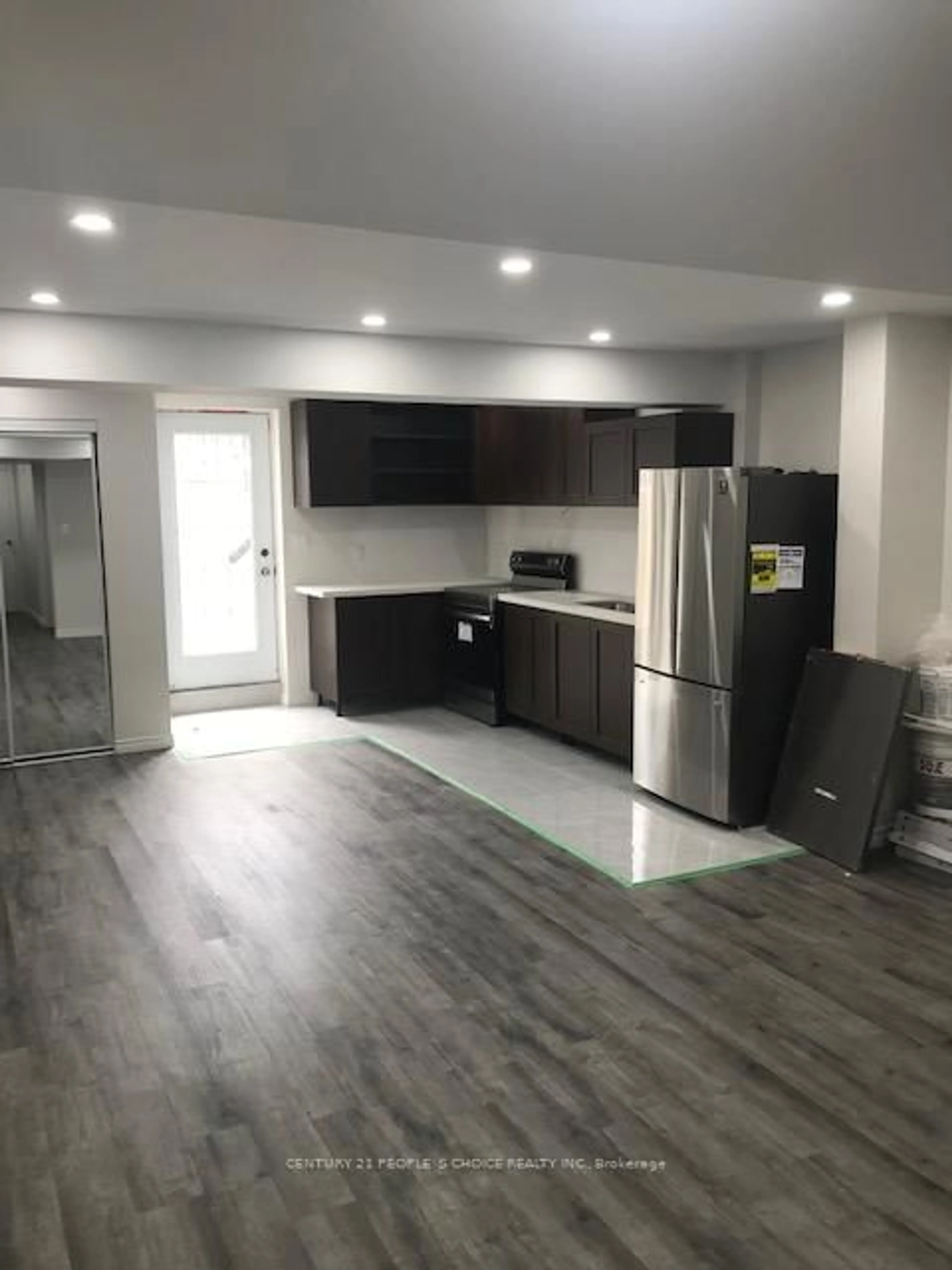Open concept kitchen, unknown for 20 Ridgehaven Crt, Brampton Ontario L6P 3K7