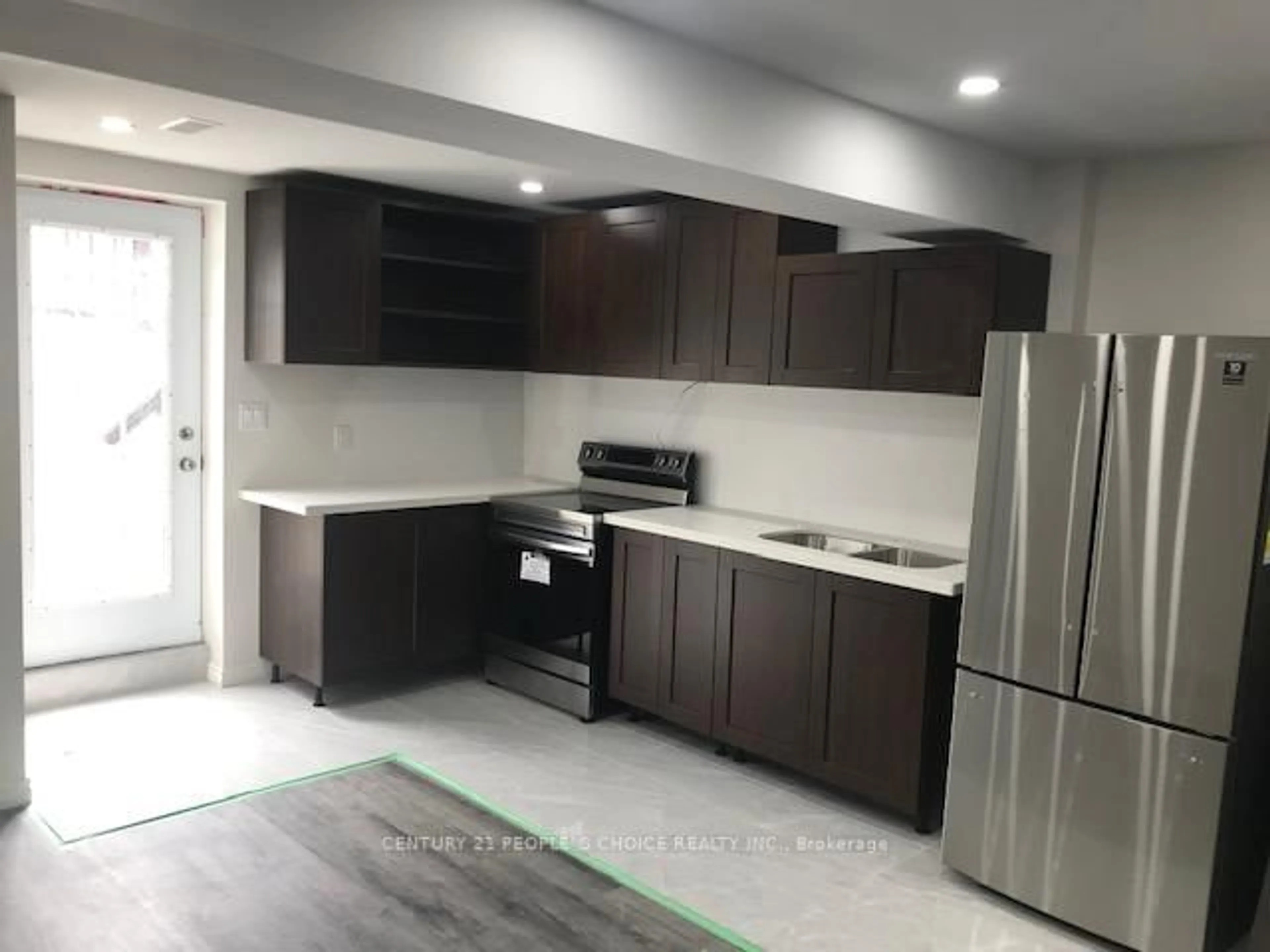 Open concept kitchen, unknown for 20 Ridgehaven Crt, Brampton Ontario L6P 3K7