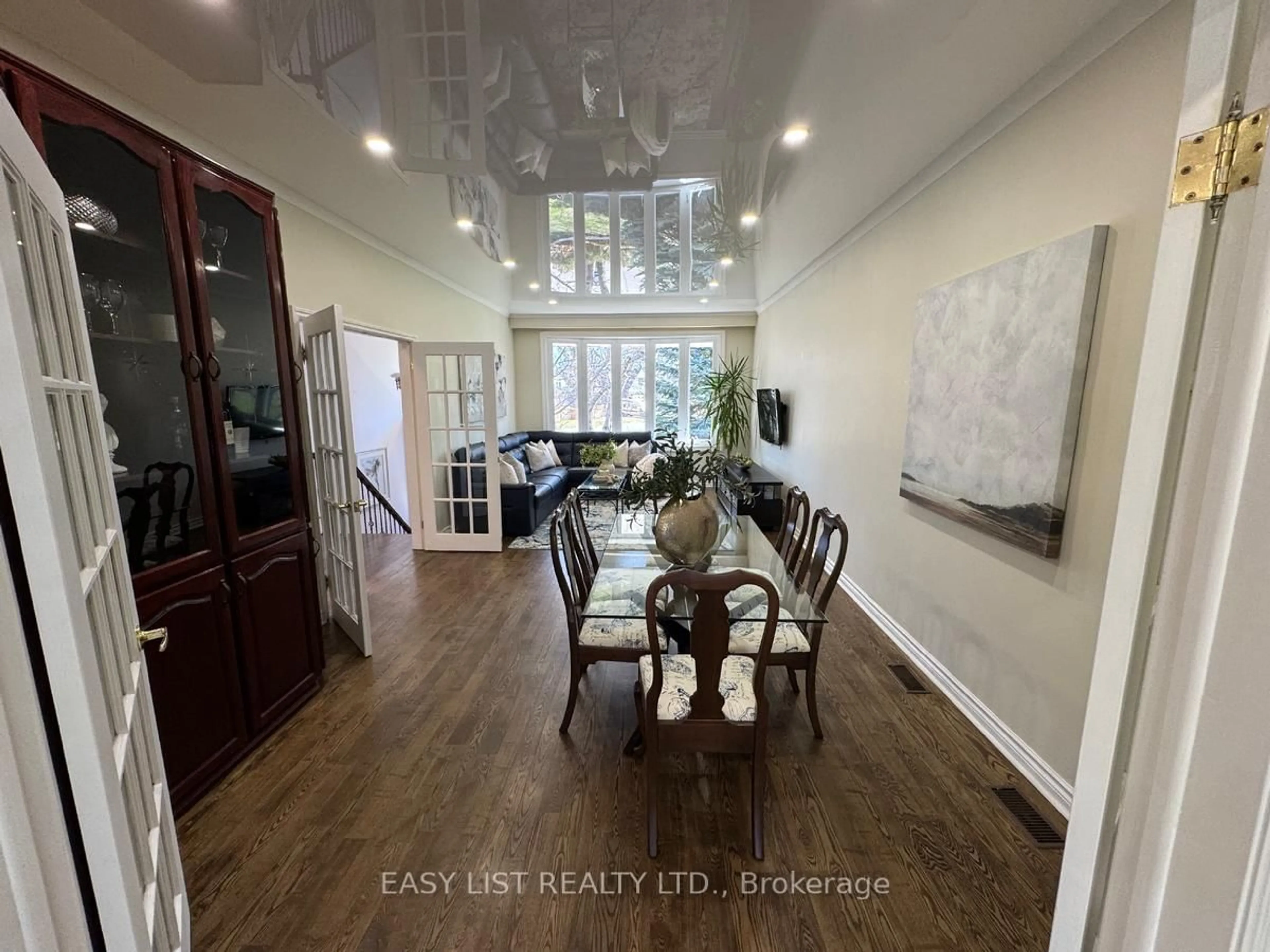 Unknown for 1005 Dormer St, Mississauga Ontario L5E 1T7