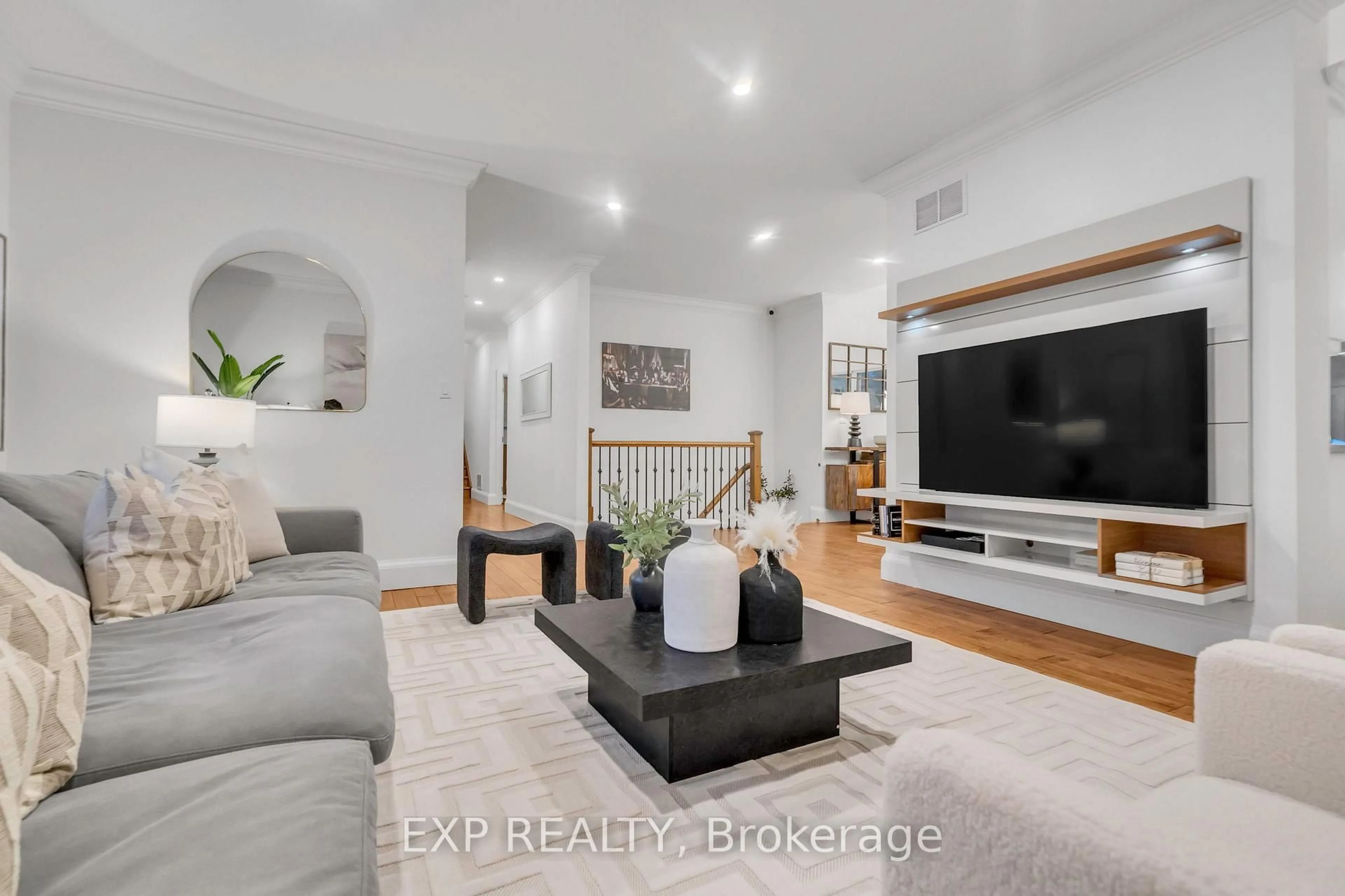 Living room with furniture, unknown for 13379 Trafalgar Rd, Halton Hills Ontario L7G 4S4