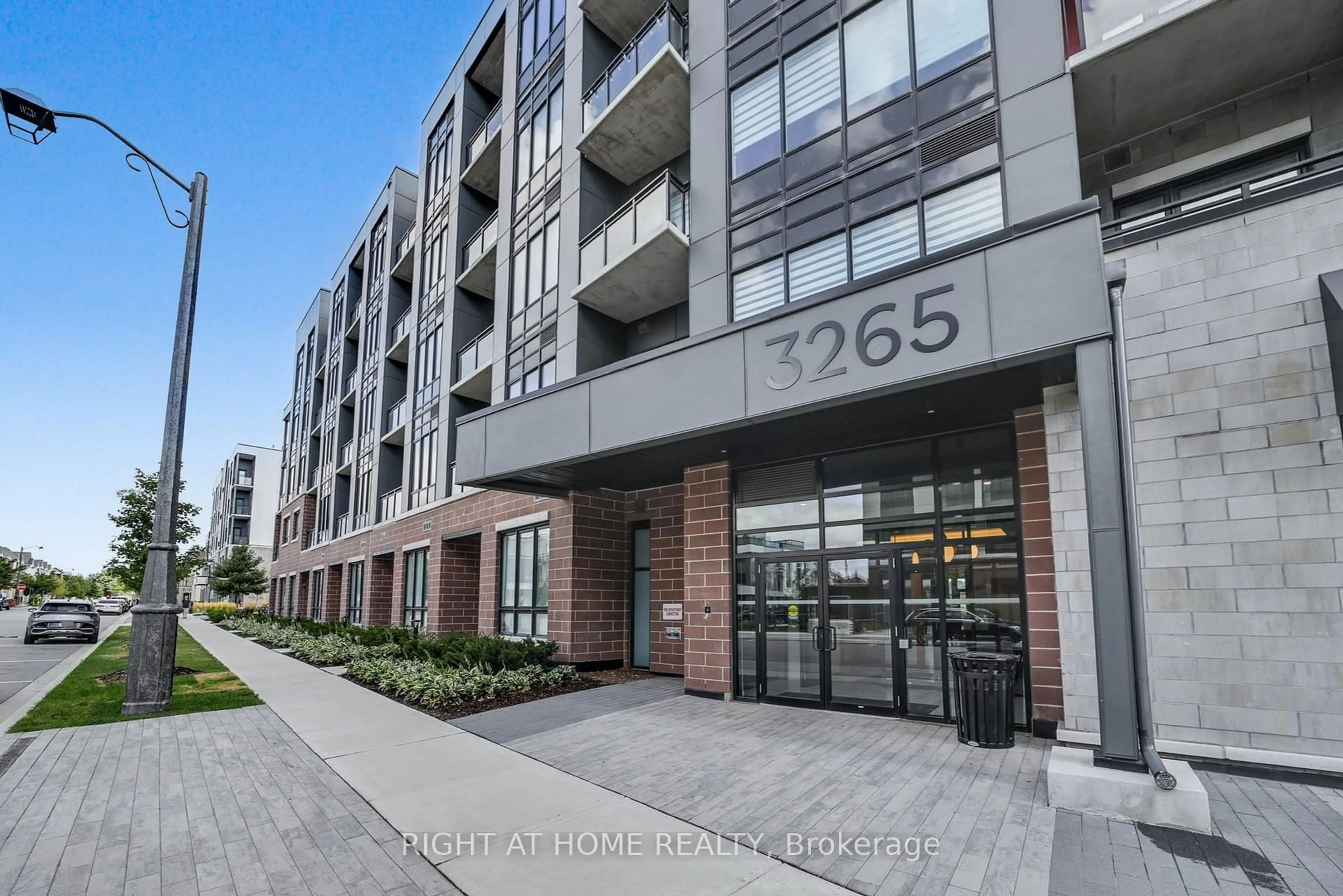 Unknown for 3265 Carding Mill Tr #218, Oakville Ontario L6M 0W6