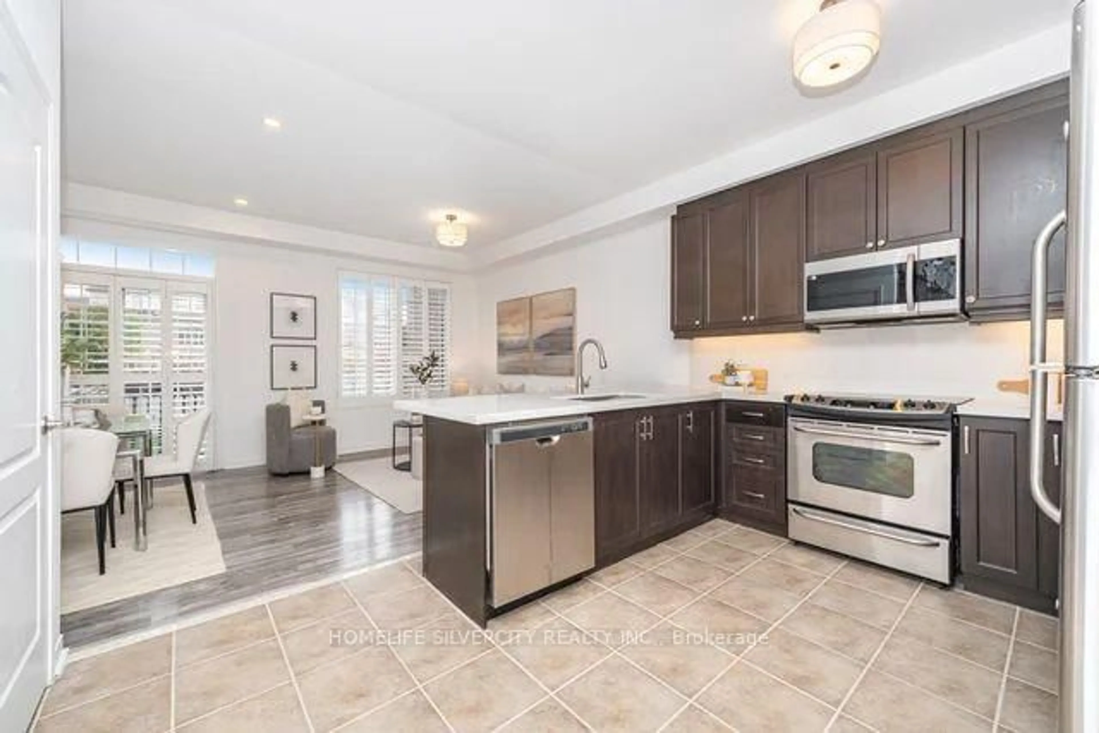 Open concept kitchen, ceramic/tile floor for 2397 Whistling Springs Cres, Oakville Ontario L6M 0C3