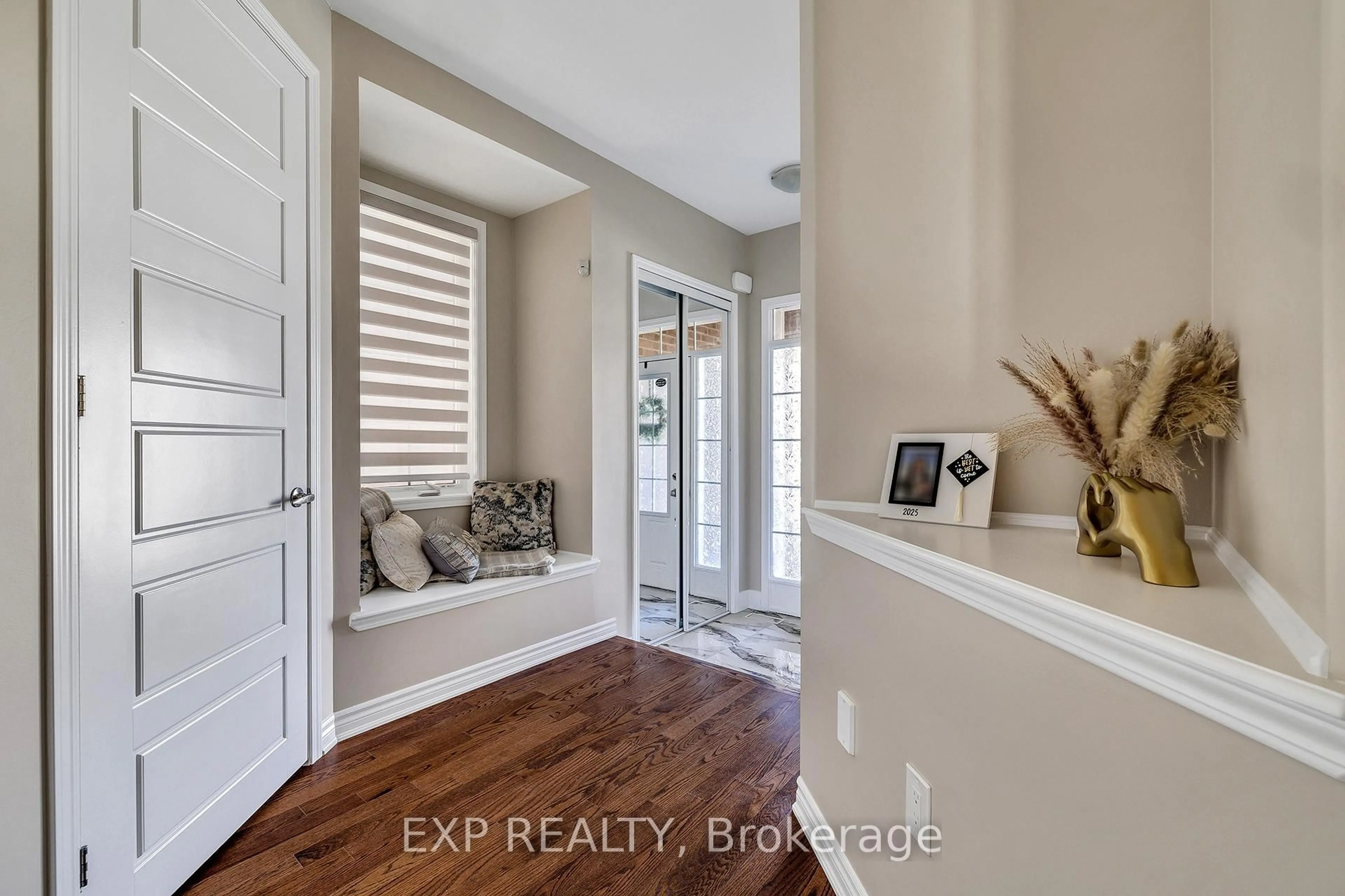 Indoor entryway for 1394 Day Terr, Milton Ontario L9E 1E2