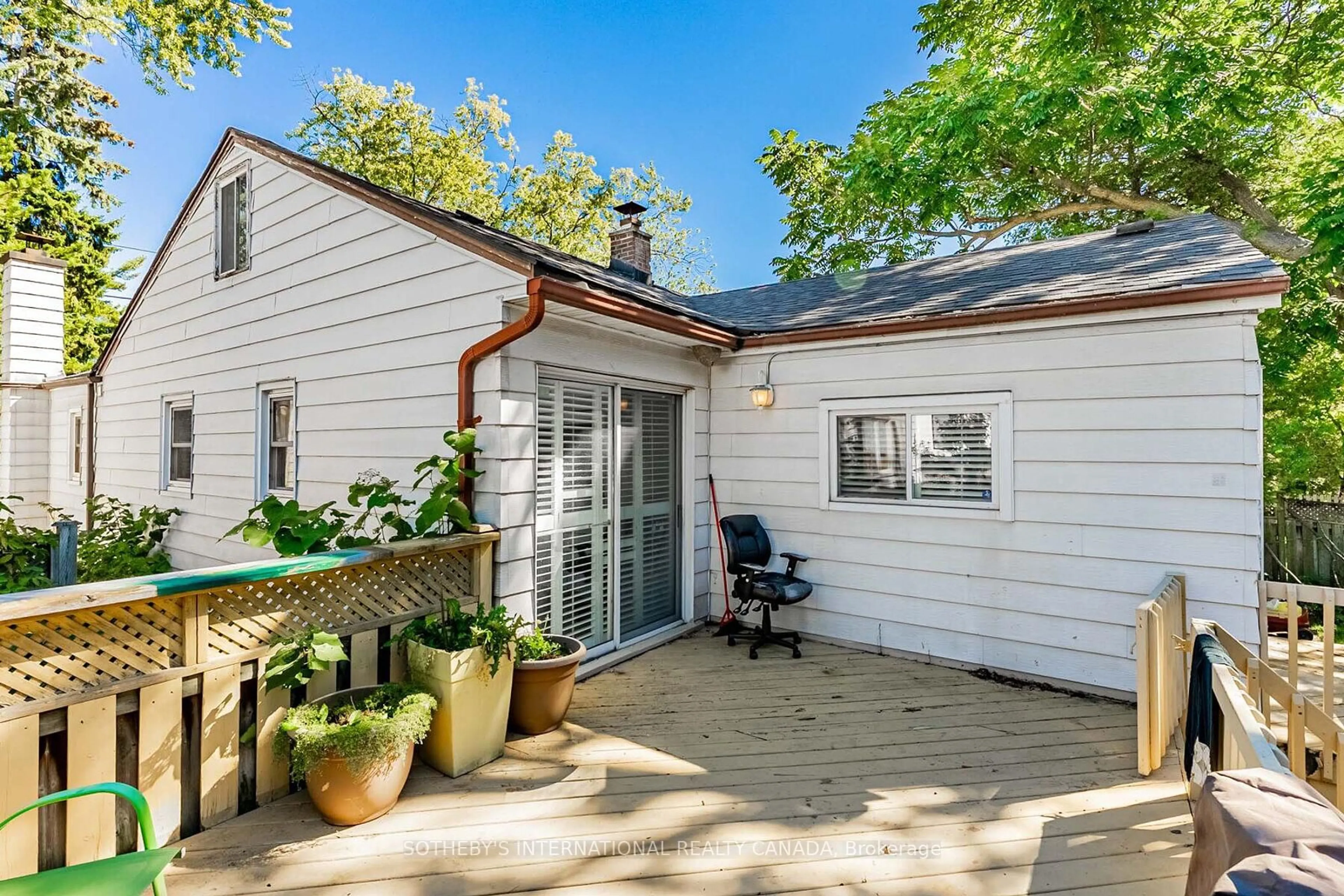 Patio, unknown for 1218 Lakebreeze Dr, Mississauga Ontario L5G 3W6