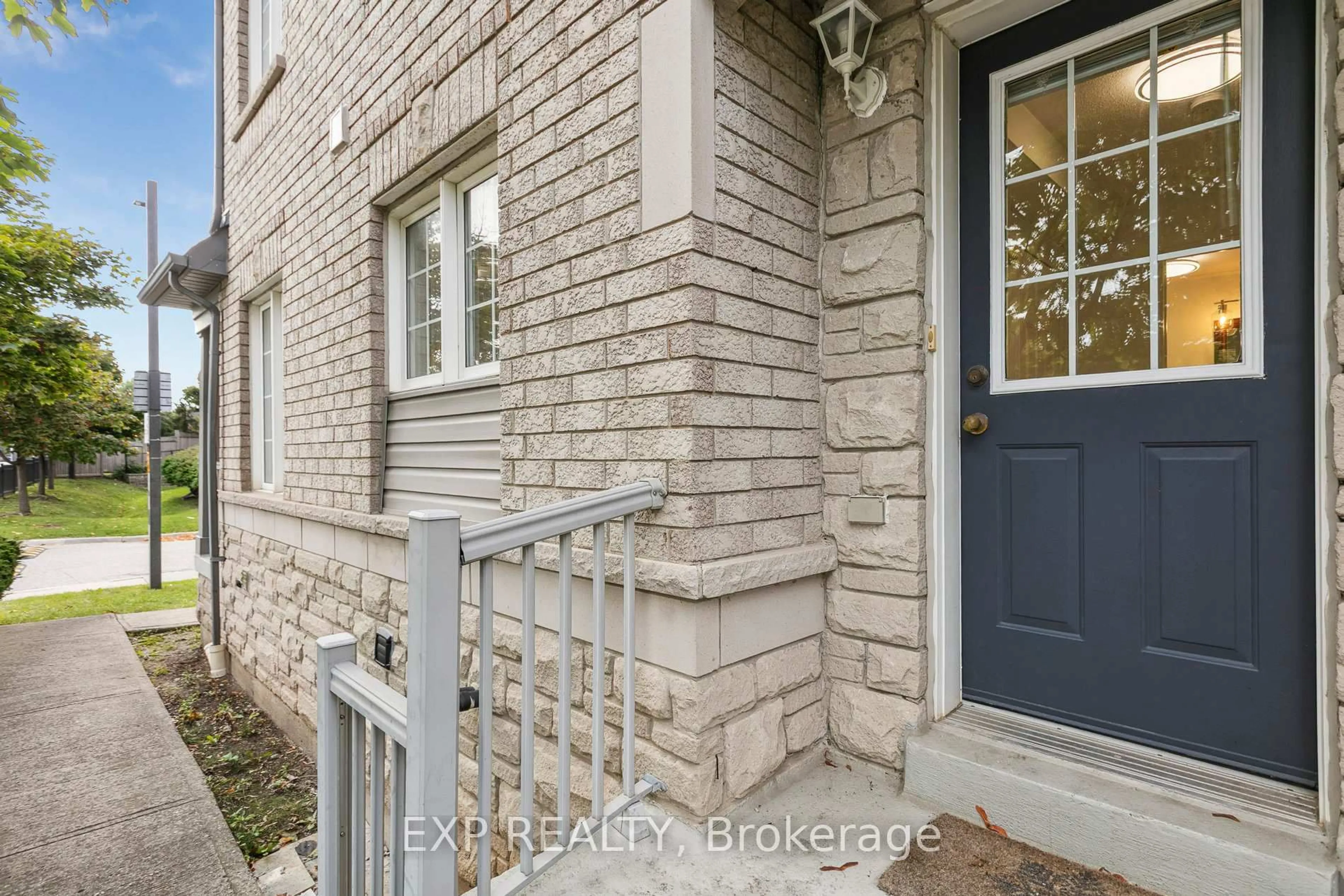 Unknown for 5260 Mcfarren Blvd #181, Mississauga Ontario L5M 7J5