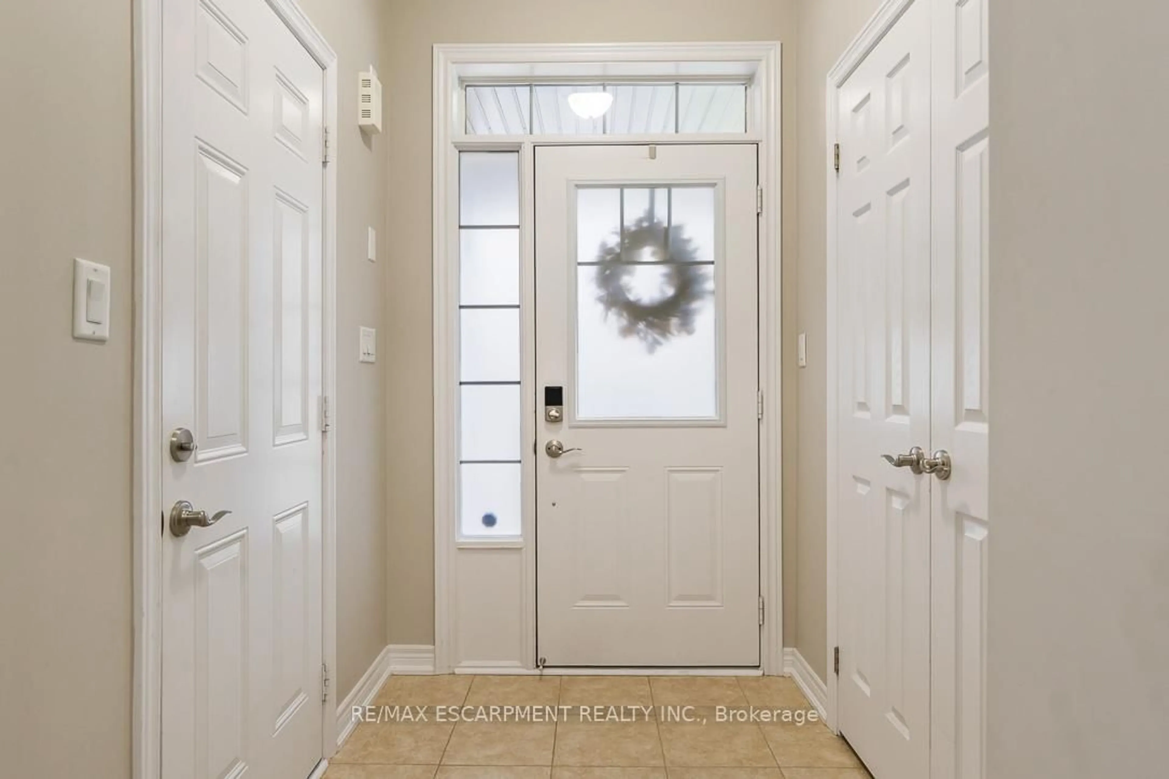 Indoor entryway for 19 Maple Cider St, Caledon Ontario L7C 4B4