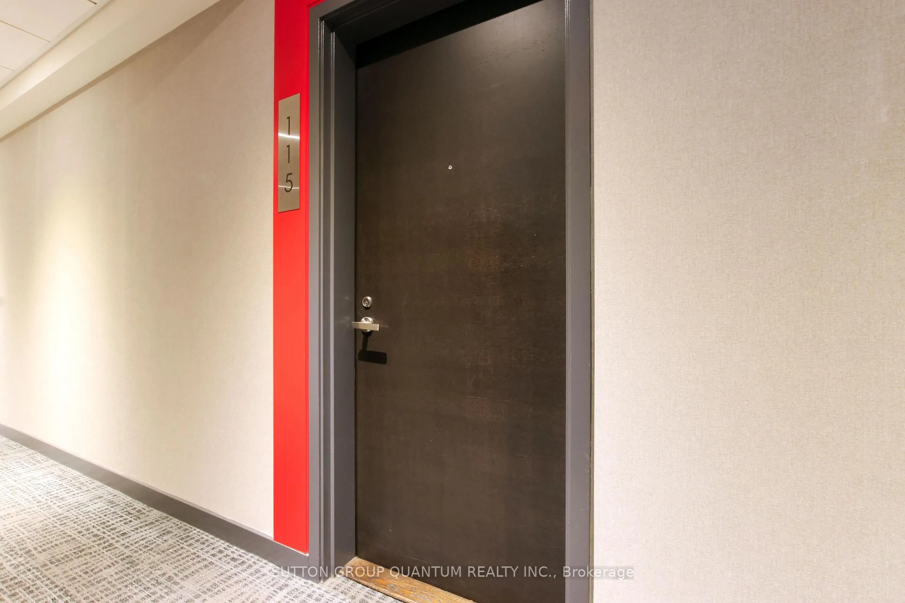 Indoor foyer for 5035 Harvard Rd #115, Mississauga Ontario L5M 0W7