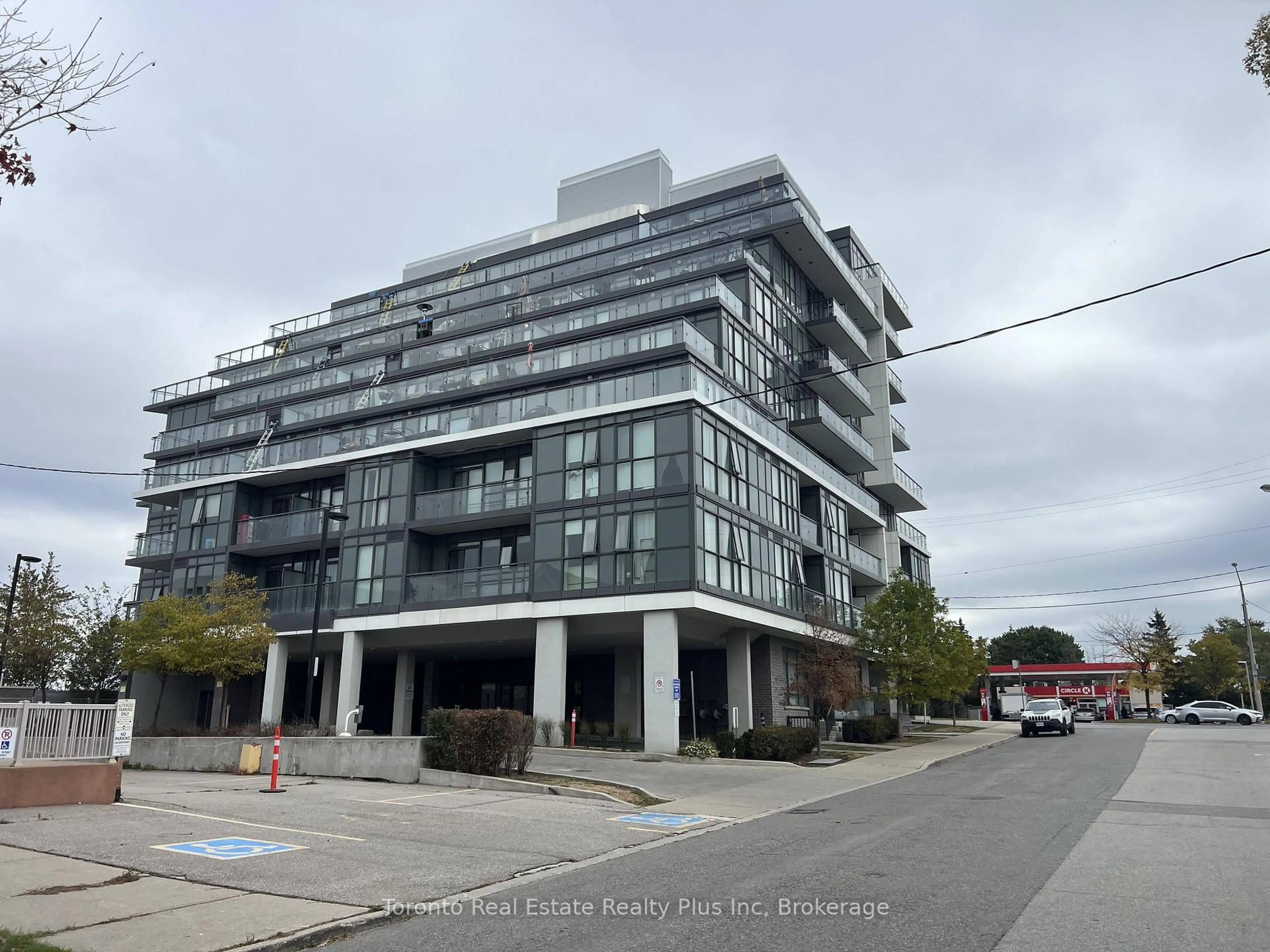 Unknown for 16 Mcadams Ave #803, Toronto Ontario M6A 0B9