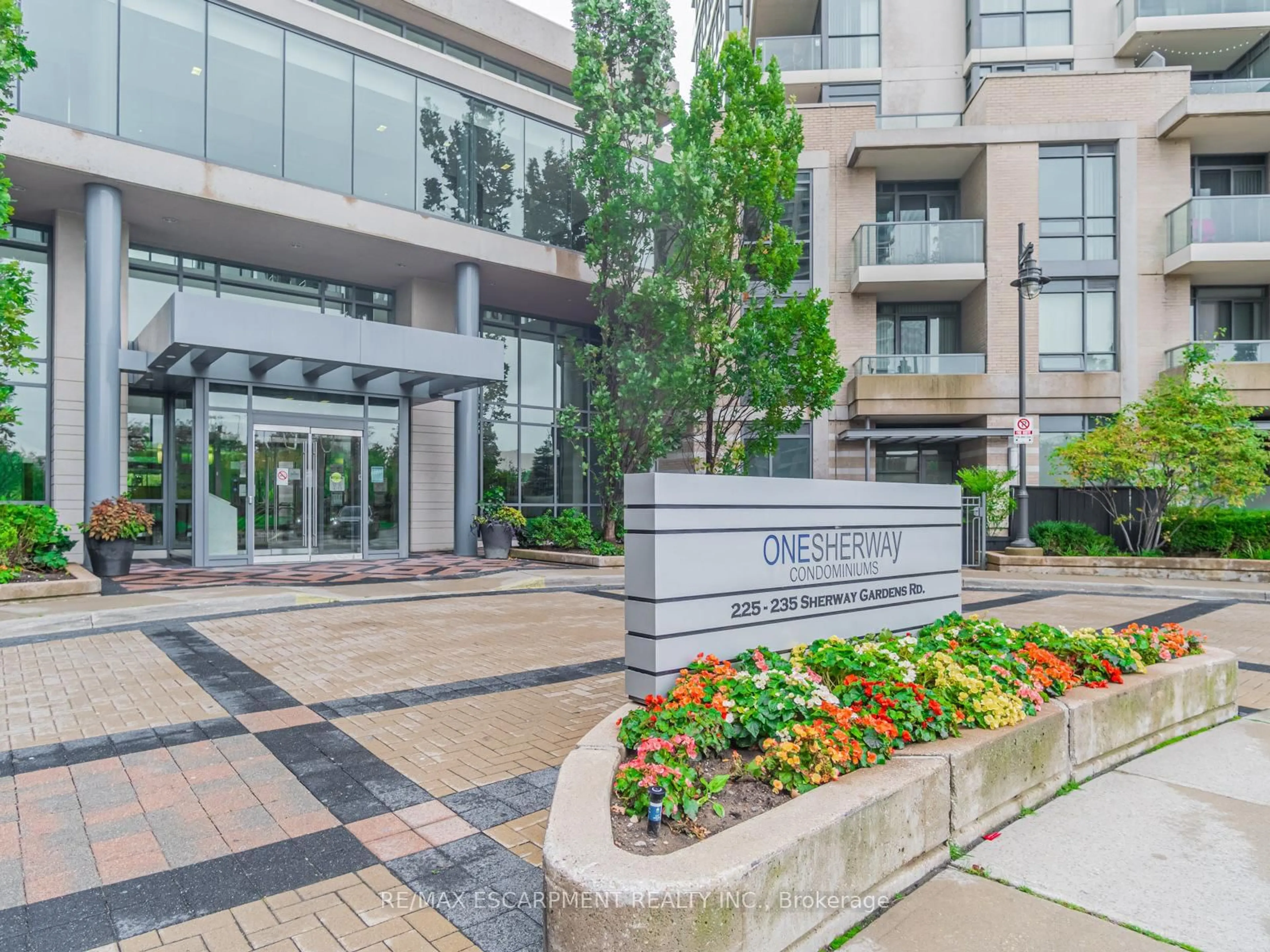 Indoor foyer for 235 Sherway Gardens Rd #1110, Toronto Ontario M9C 0A2