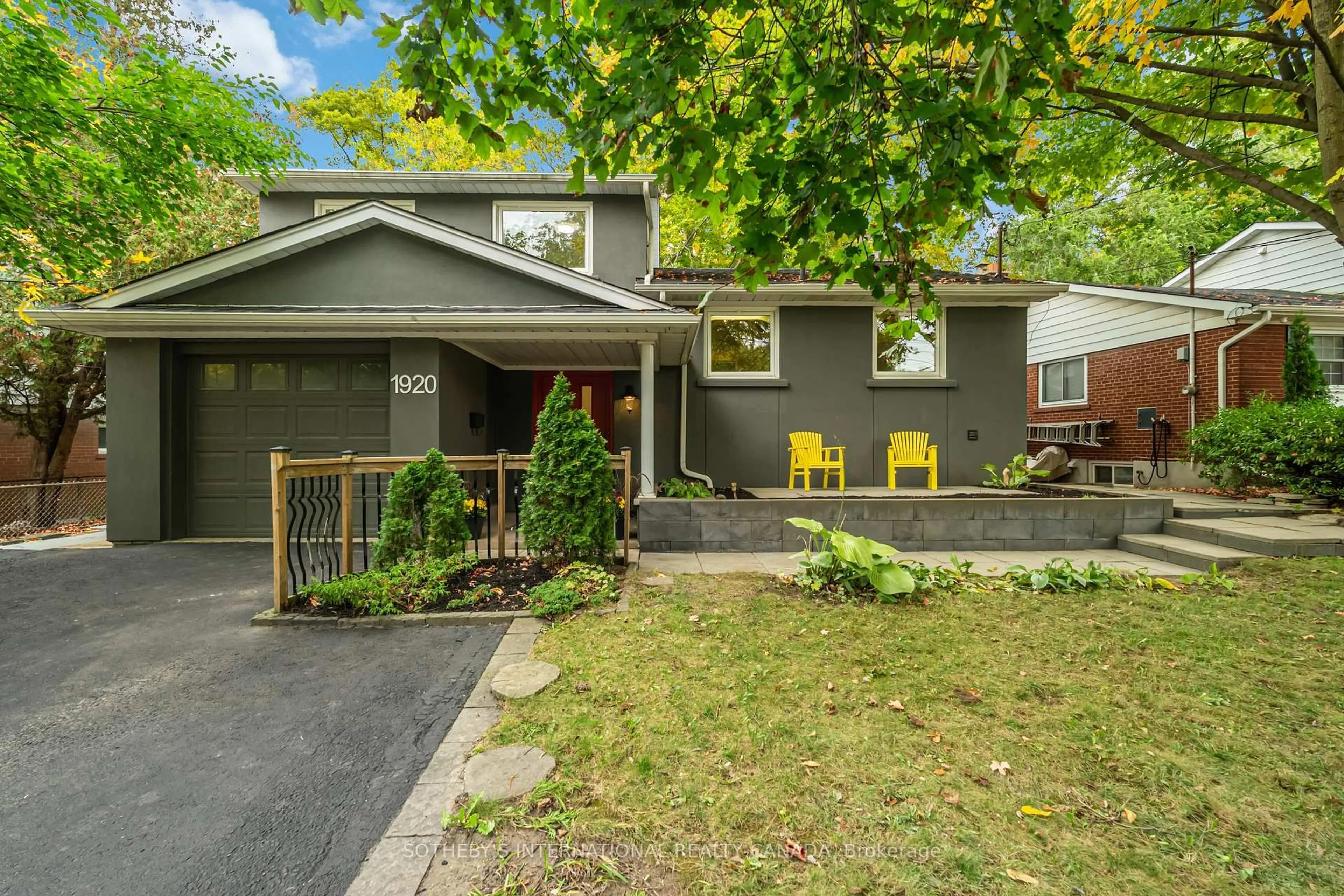 Unknown for 1920 Truscott Dr, Mississauga Ontario L5J 2A2