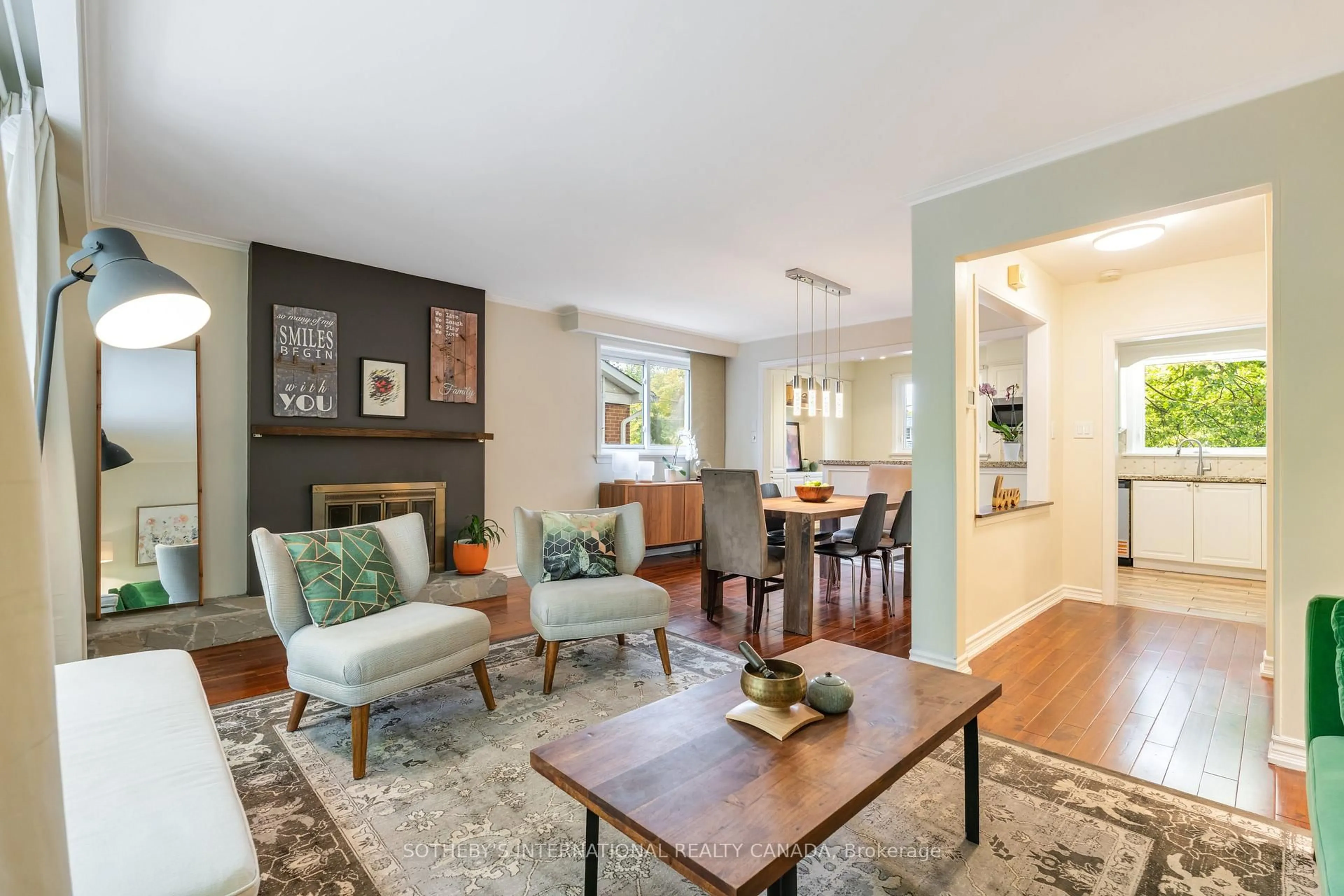Living room with furniture, unknown for 1920 Truscott Dr, Mississauga Ontario L5J 2A2