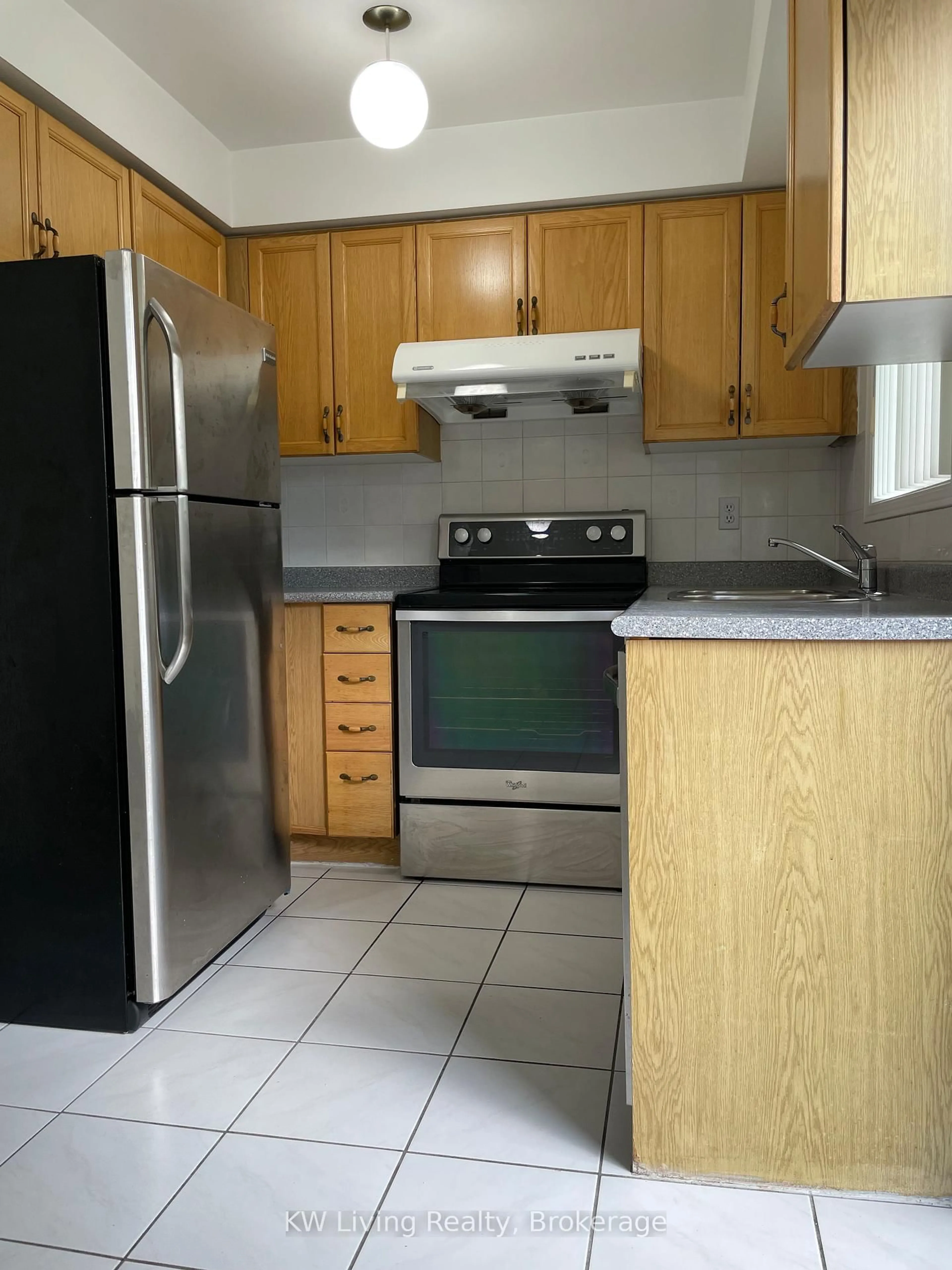 Standard kitchen, unknown for 1168 Arena Rd #128, Mississauga Ontario L4Y 4K7