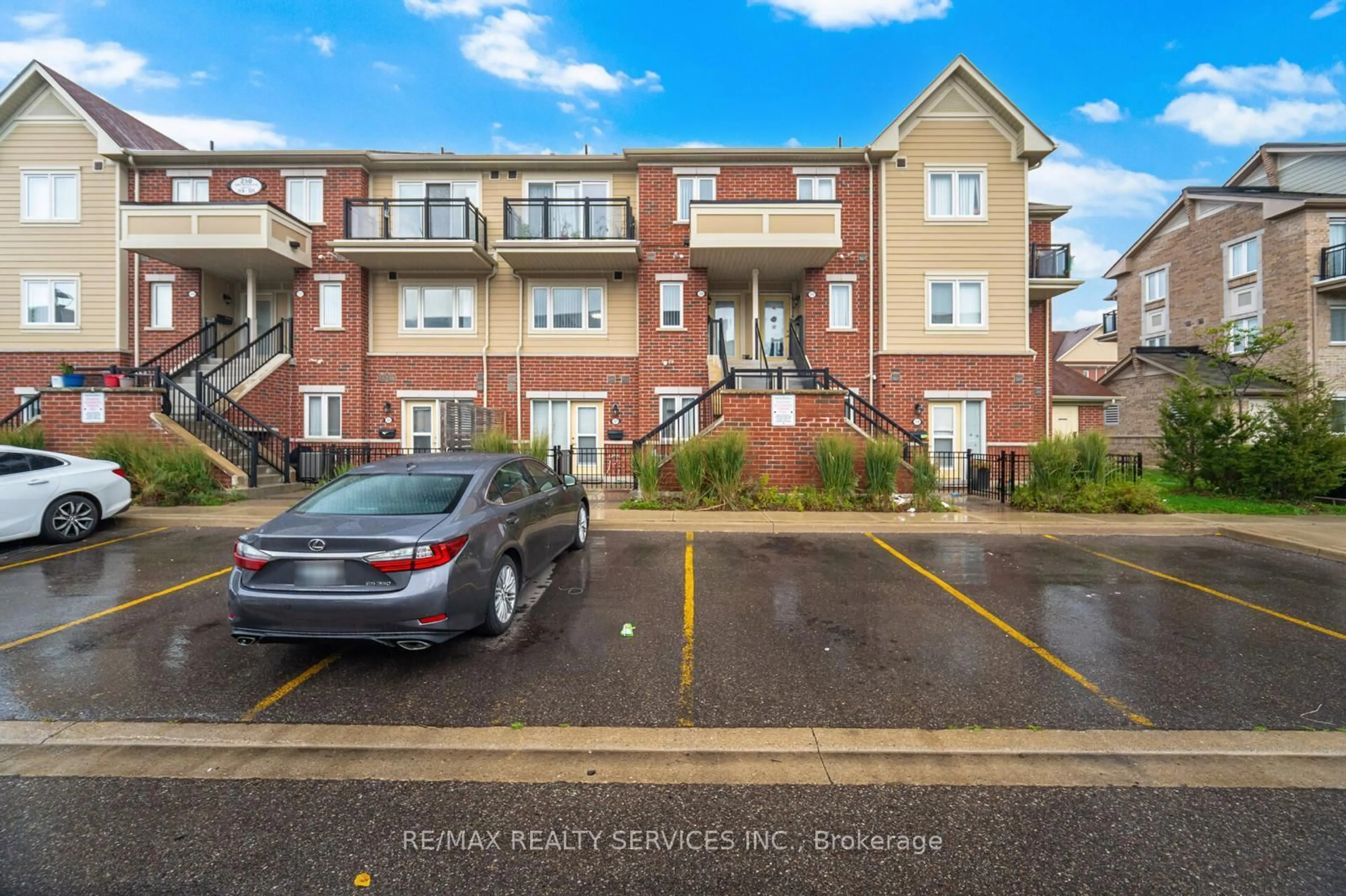 A pic from outside/outdoor area/front of a property/back of a property/a pic from drone, street for 250 Sunny Meadow Blvd #320, Brampton Ontario L6R 3Y7