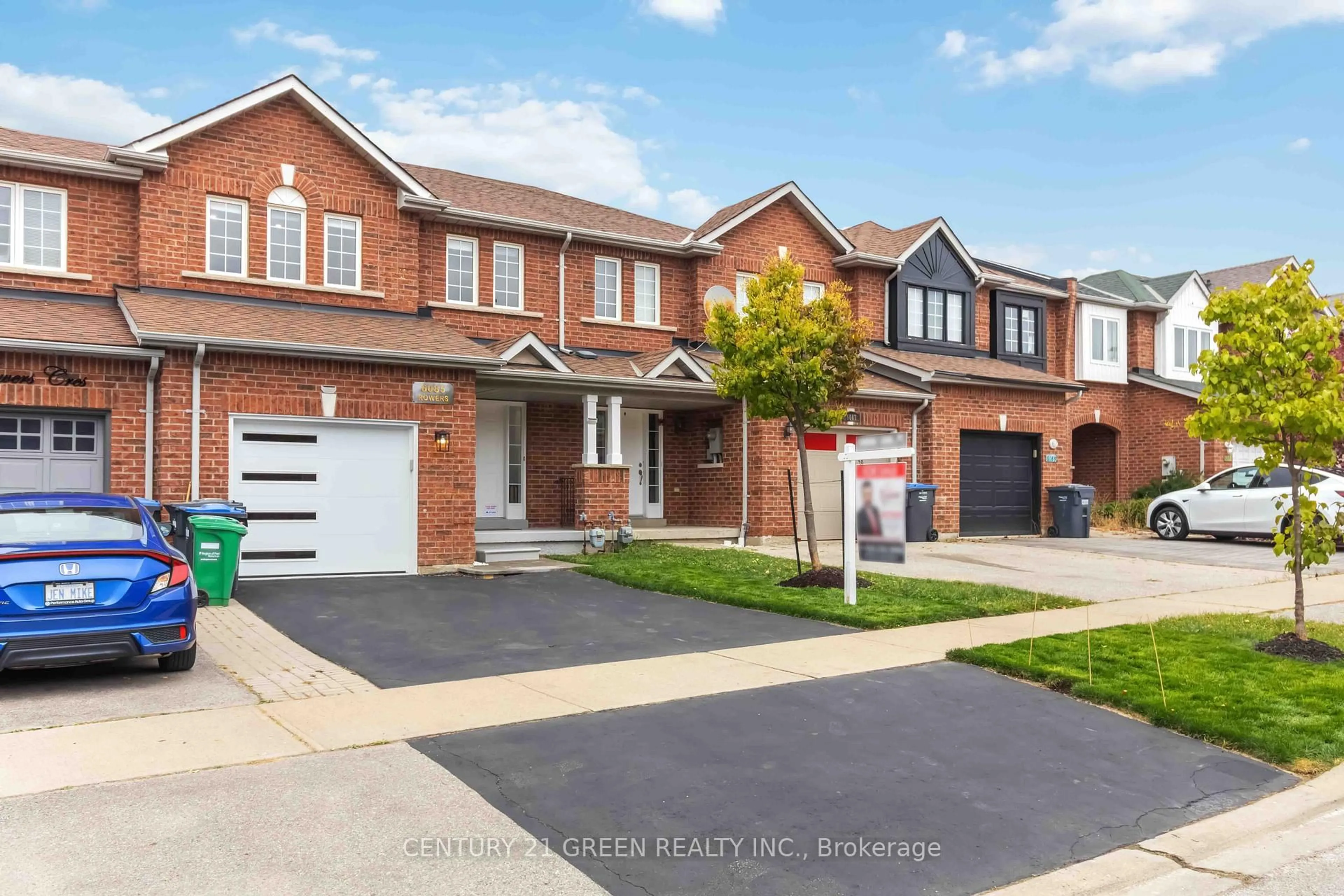 Home with brick exterior material, street for 6085 Rowers Cres, Mississauga Ontario L5V 3A2