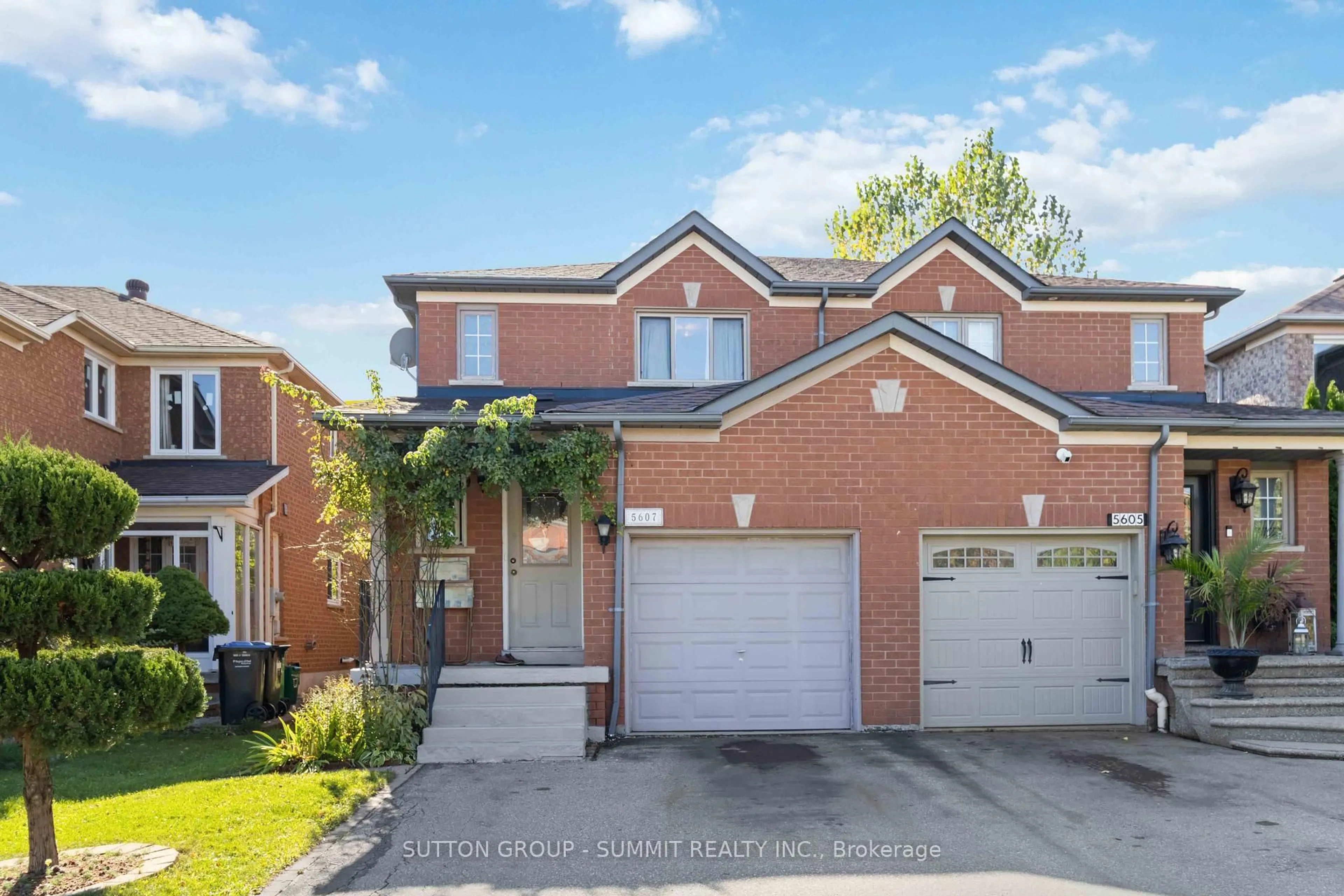 Home with brick exterior material, street for 5607 Palmerston Cres, Mississauga Ontario L5M 5Y6