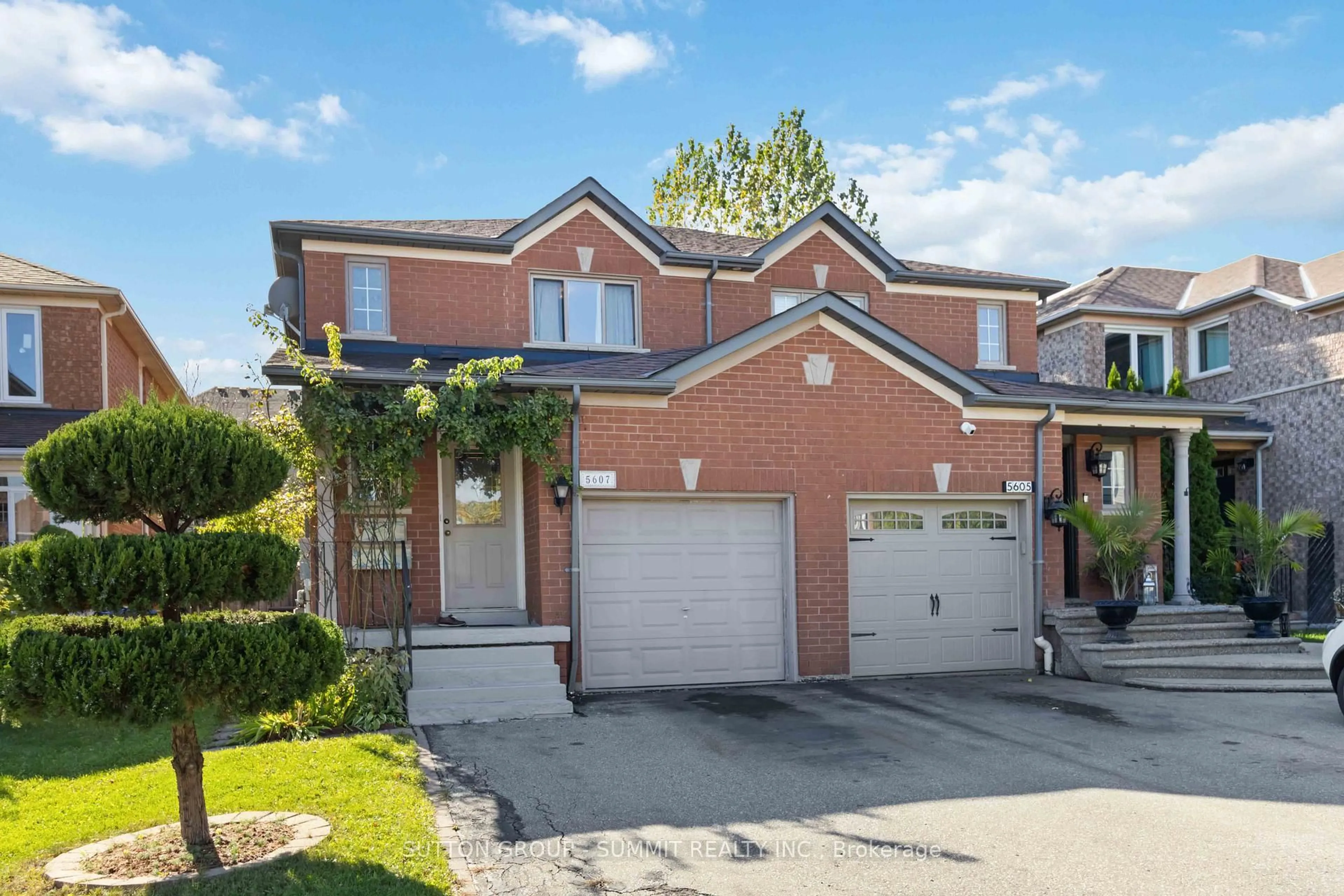 Home with brick exterior material, street for 5607 Palmerston Cres, Mississauga Ontario L5M 5Y6