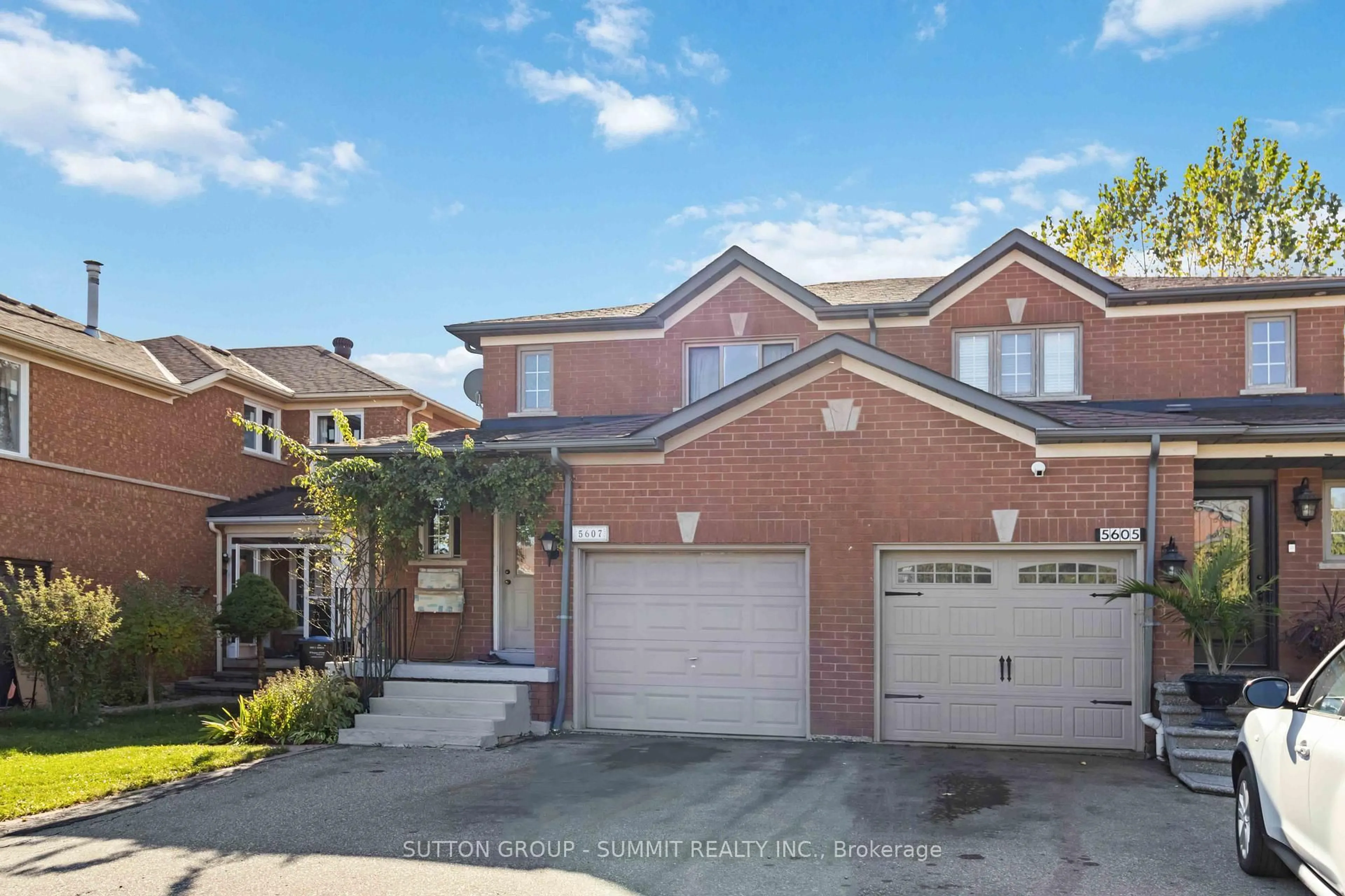 Home with brick exterior material, street for 5607 Palmerston Cres, Mississauga Ontario L5M 5Y6