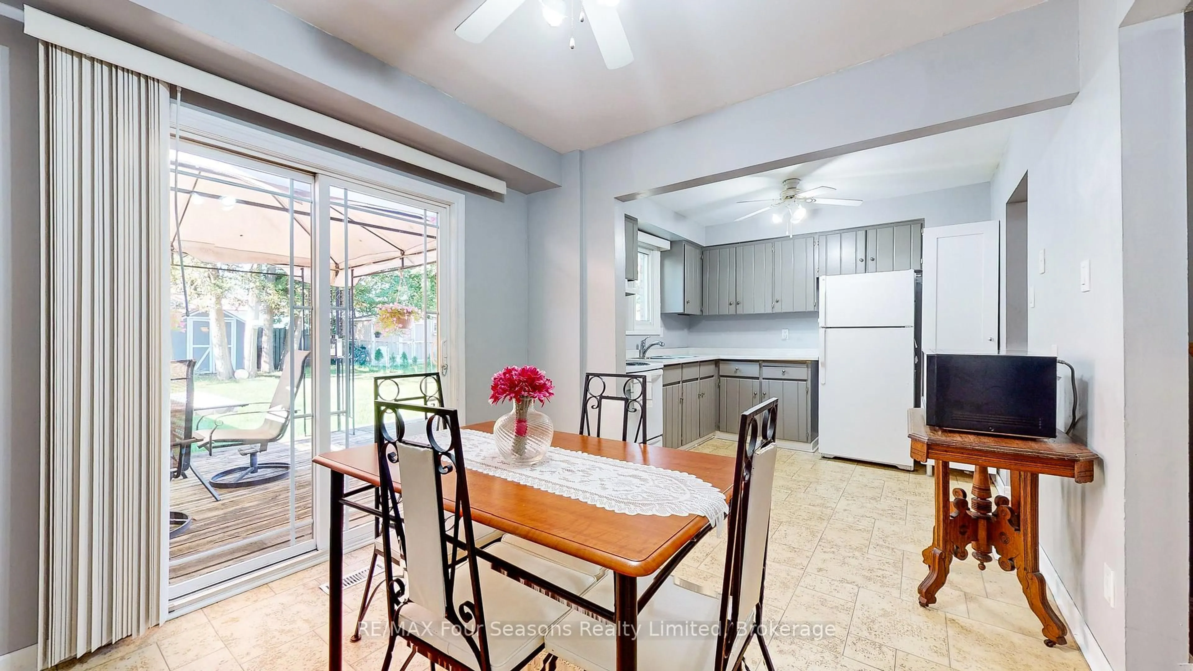 Dining room, ceramic/tile floor for 169 Burbank Cres, Orangeville Ontario L9W 3H7