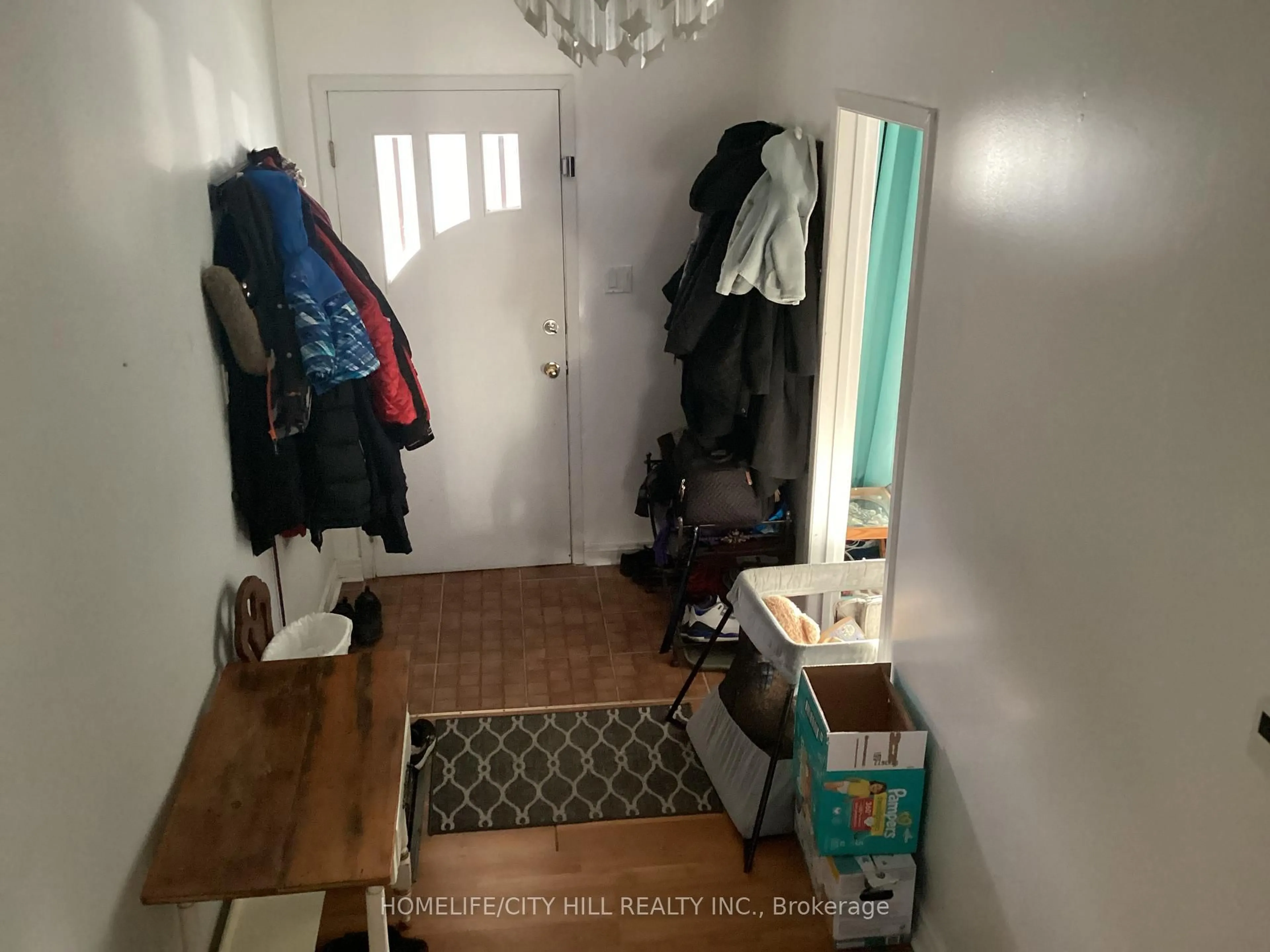 Indoor entryway for 71 Russett Ave, Toronto Ontario M6H 3M4