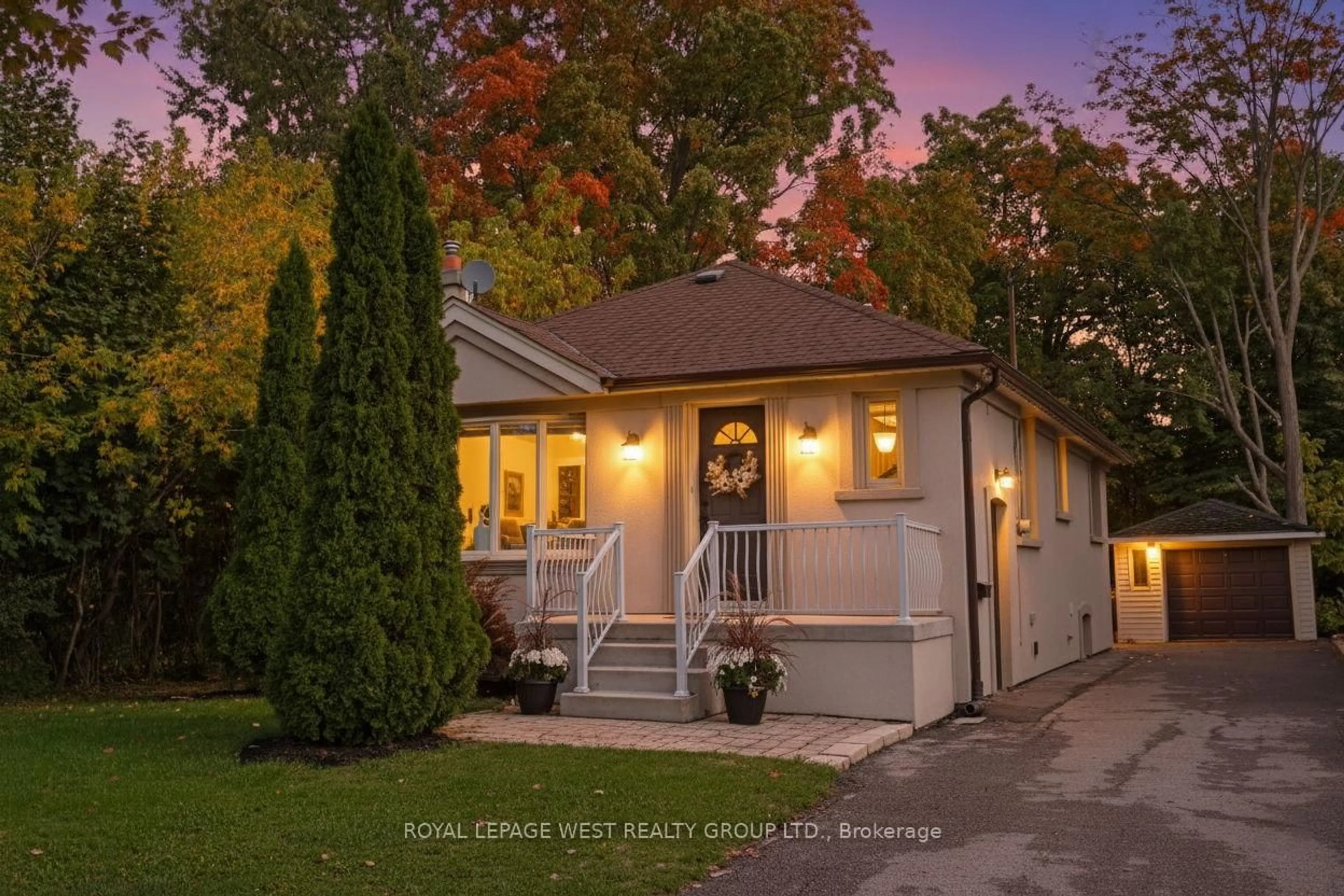 Home with vinyl exterior material, street for 44 Westglen Cres, Toronto Ontario M9B 4R1