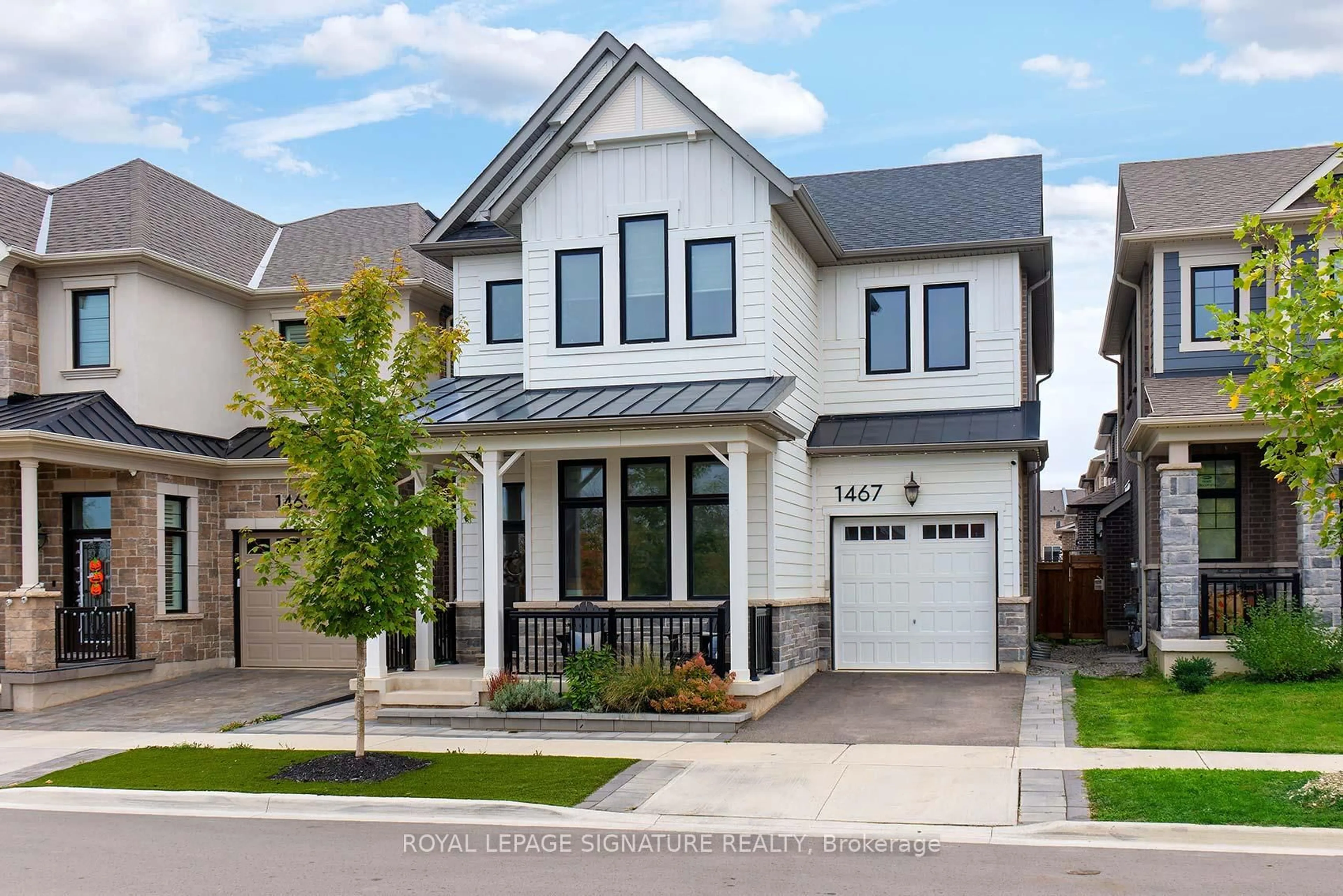 Home with brick exterior material, street for 1467 Lakeport Cres, Oakville Ontario L6H 3S1
