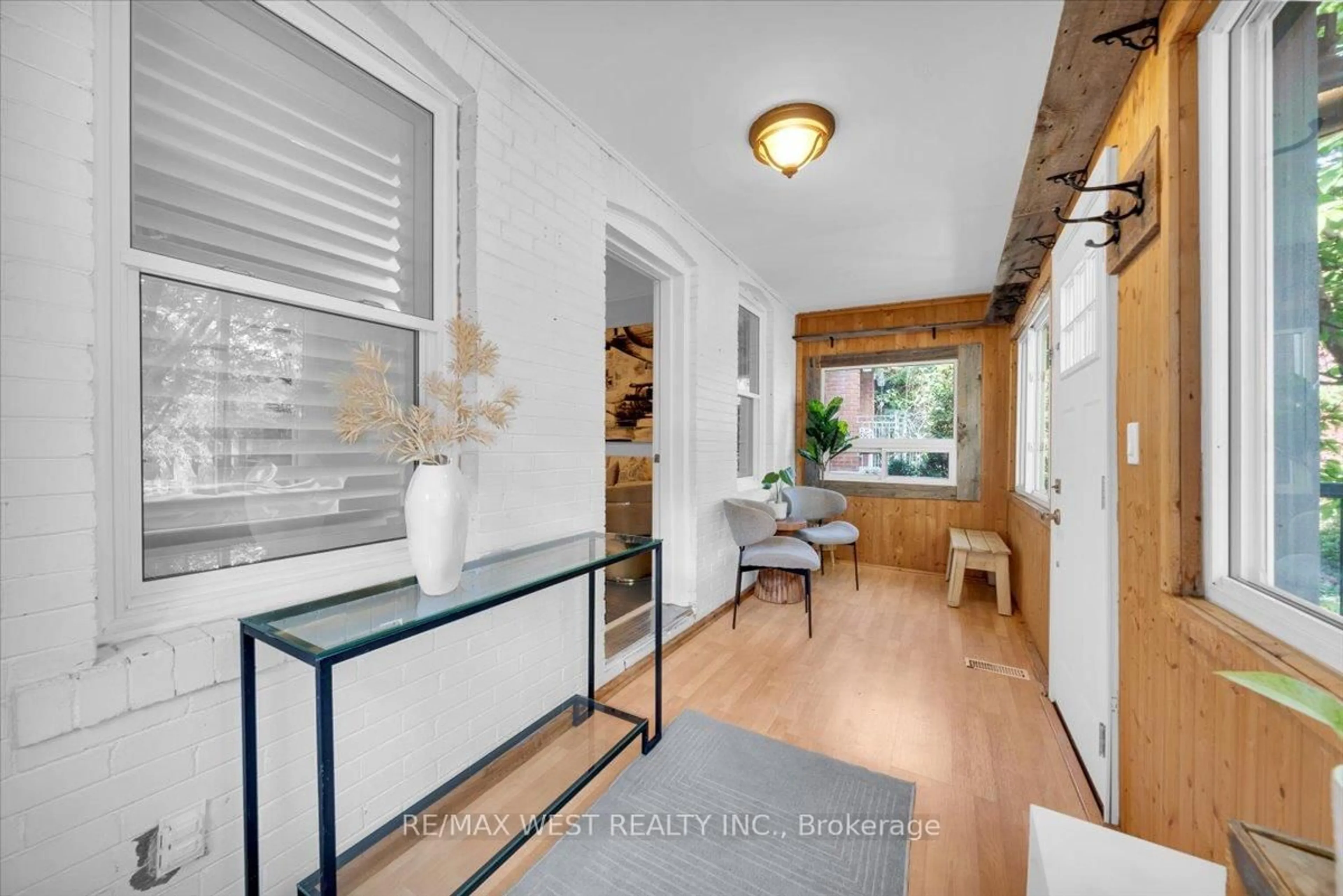 Indoor entryway for 176 Sixth St, Toronto Ontario M8V 3A5